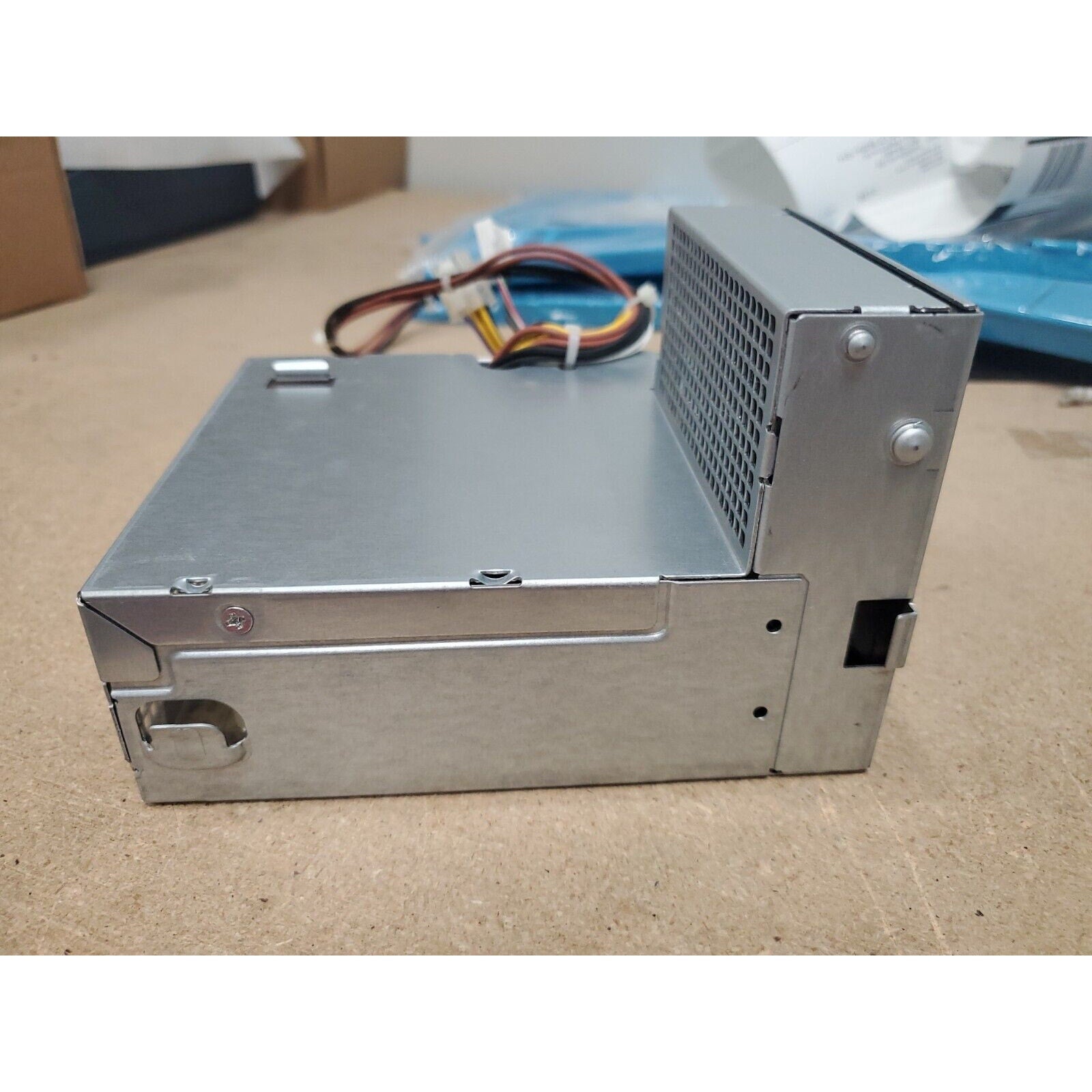 HP Compaq Model CFH0240AWWA 240W Power Supply P/N: 611482-001 613763-001
