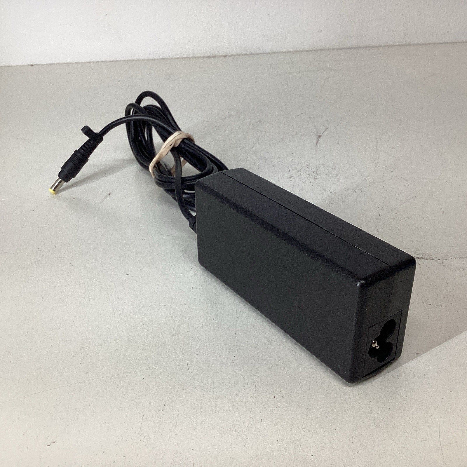 AC Adapter For HP Pavilion PA-1650-02H 380467-001 Small Yellow Tip