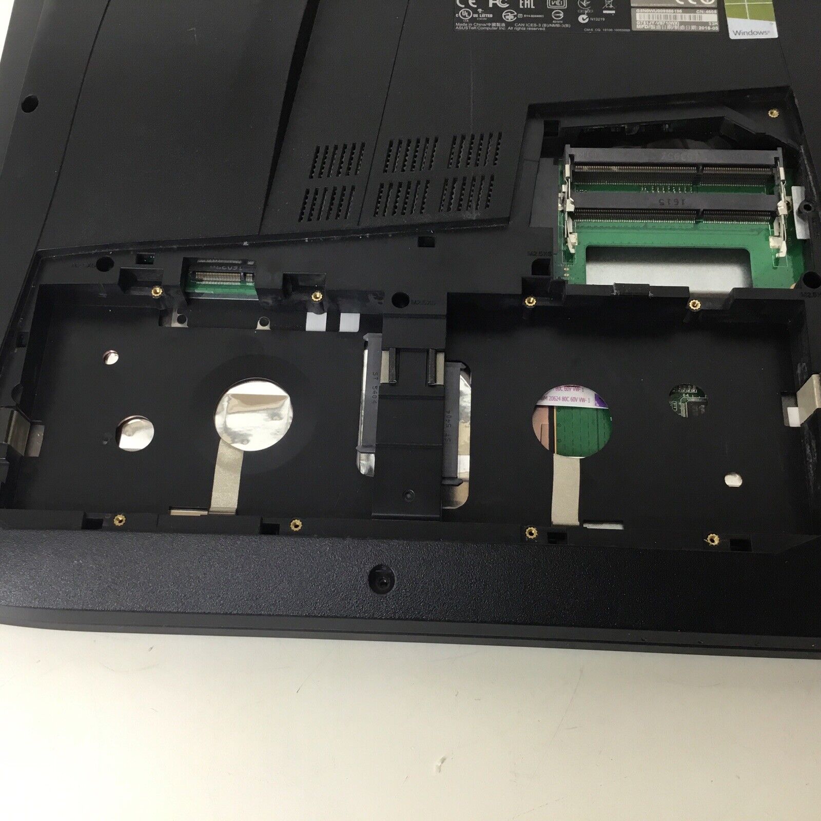 ASUS G751JY-VS71 17" Notebook PC i7-4720HQ GeForce GTX 980M 4GB GDDR5 For Parts