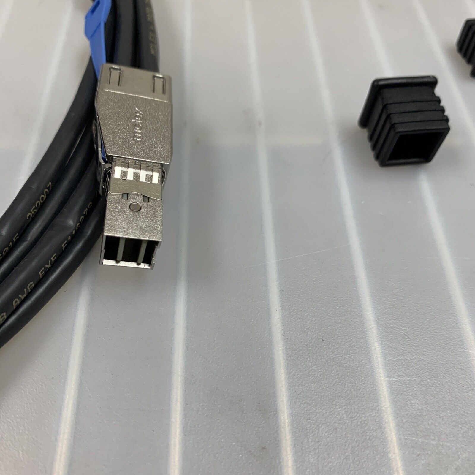 HP P/N HP 691973-003 717429-001 2.0m External Mini-SAS High Density to Mini-SAS