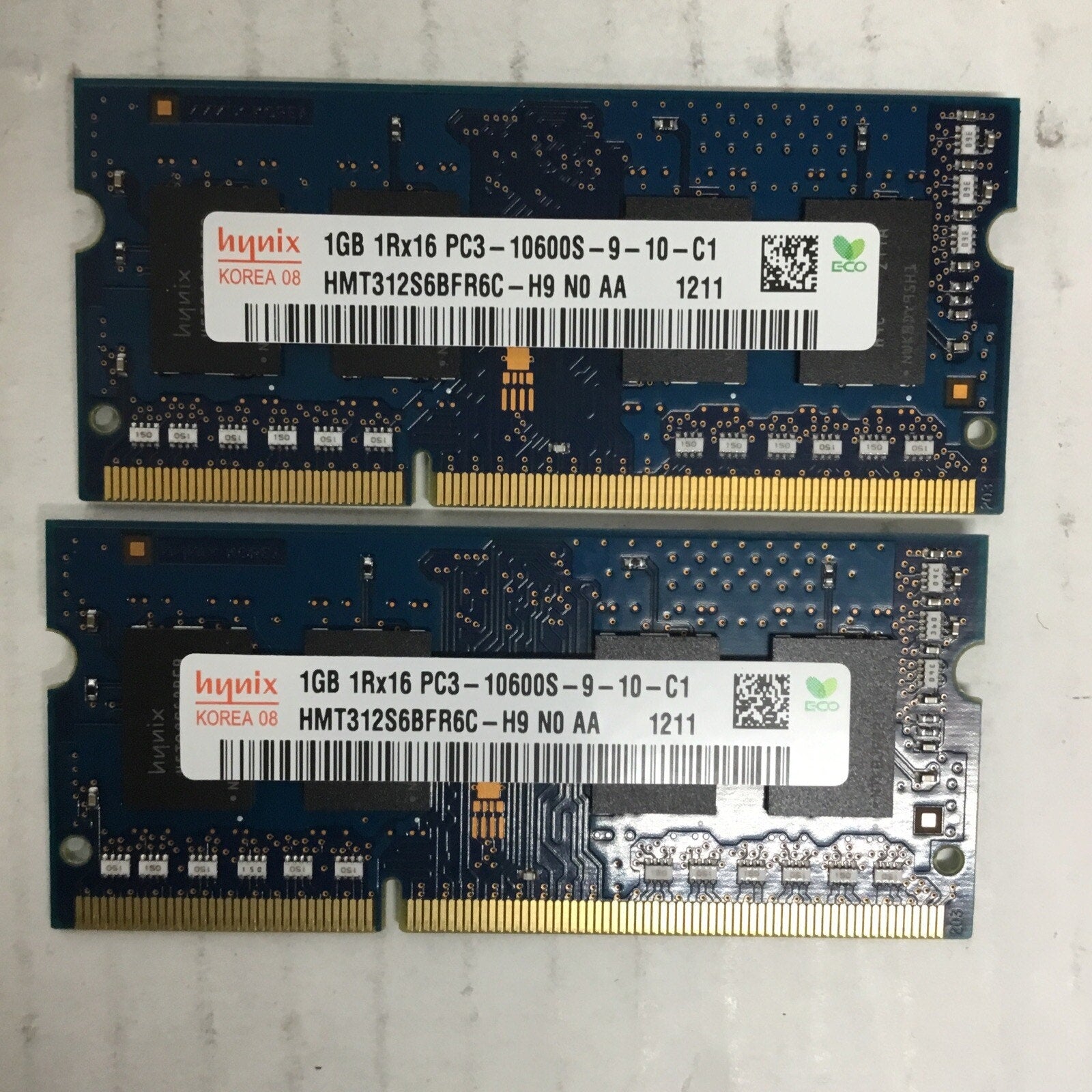 Hynix DDR3 2 GB Kit 2x1GB SO-DIMM 1333 MHz DDR3 SDRAM Memory (HMT312S6BFR6C-H9)