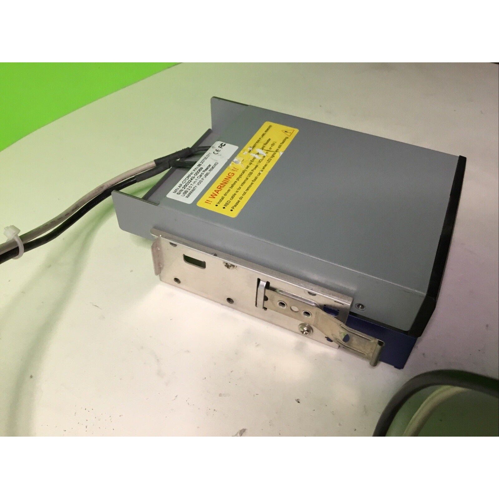 Multi-Card Reader 7-In-One USB 2.0 3.5" Internal White CF/SD/SM/MMC/MS