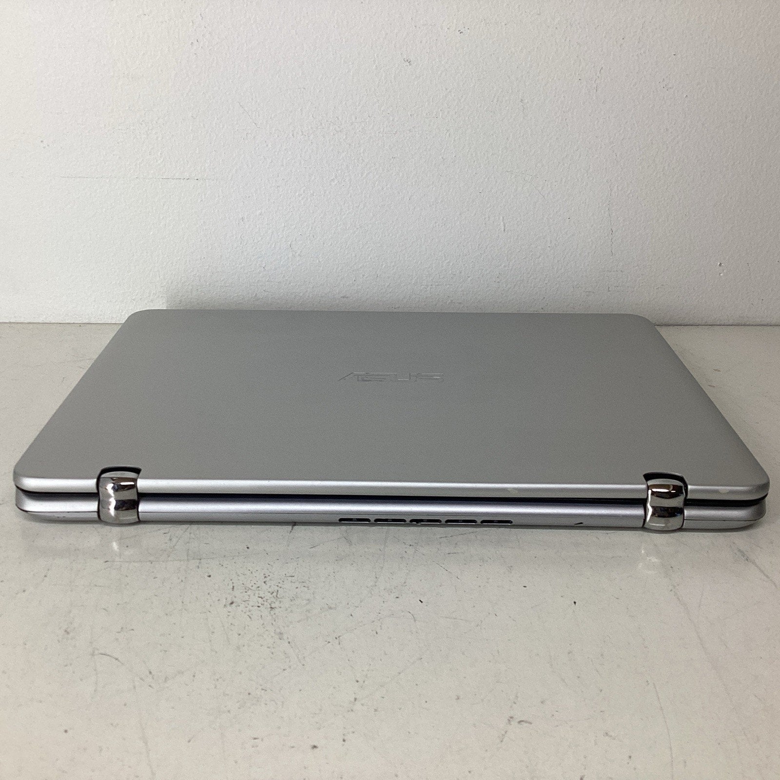 ASUS Q304UA-BHI511 13.3" Intel Core i5-7200U 2.50GHz 2GB RAM No HDD - For Parts