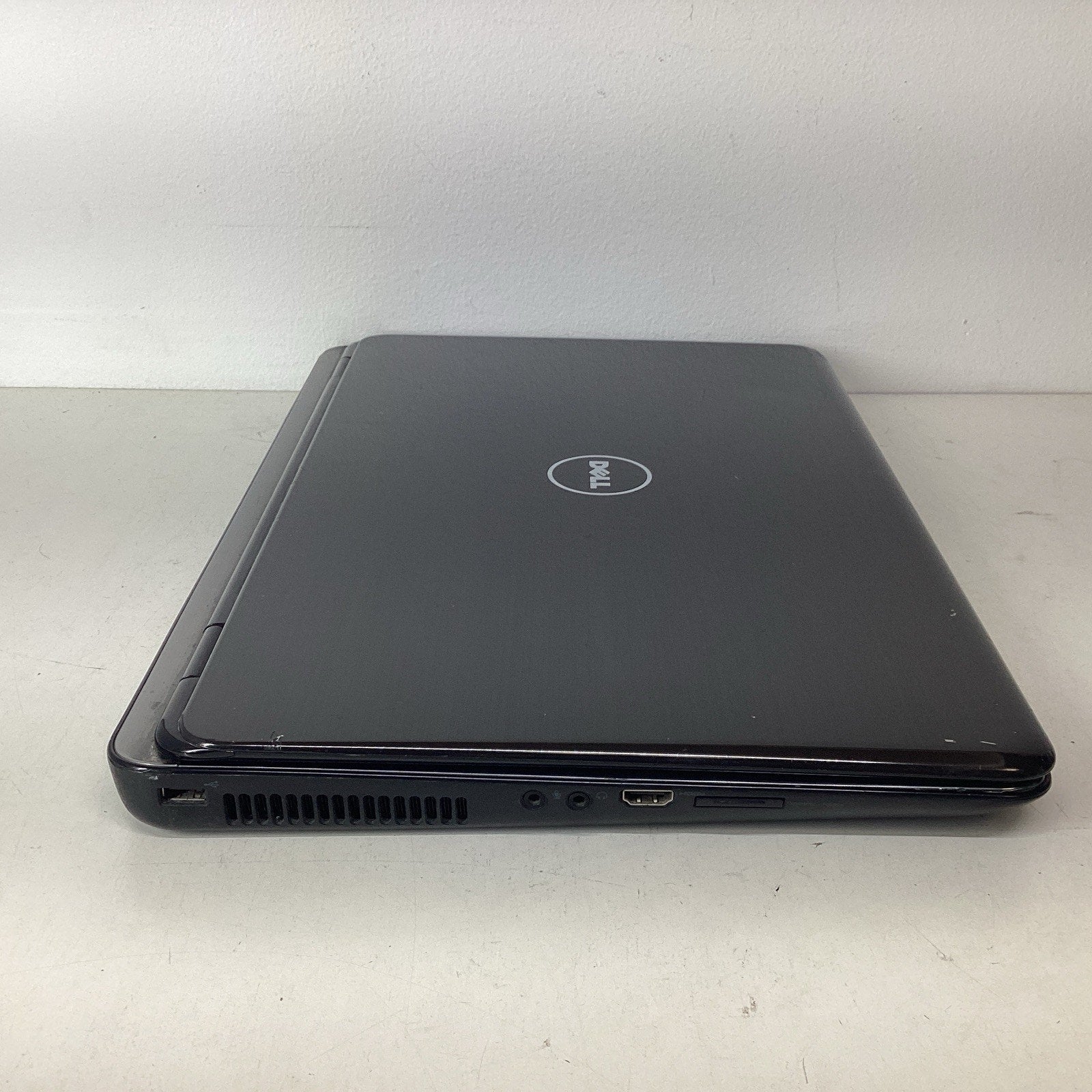 Dell Inspiron N7010 i5-M460 2.53GHz 4GB RAM 500GB HDD - For Parts