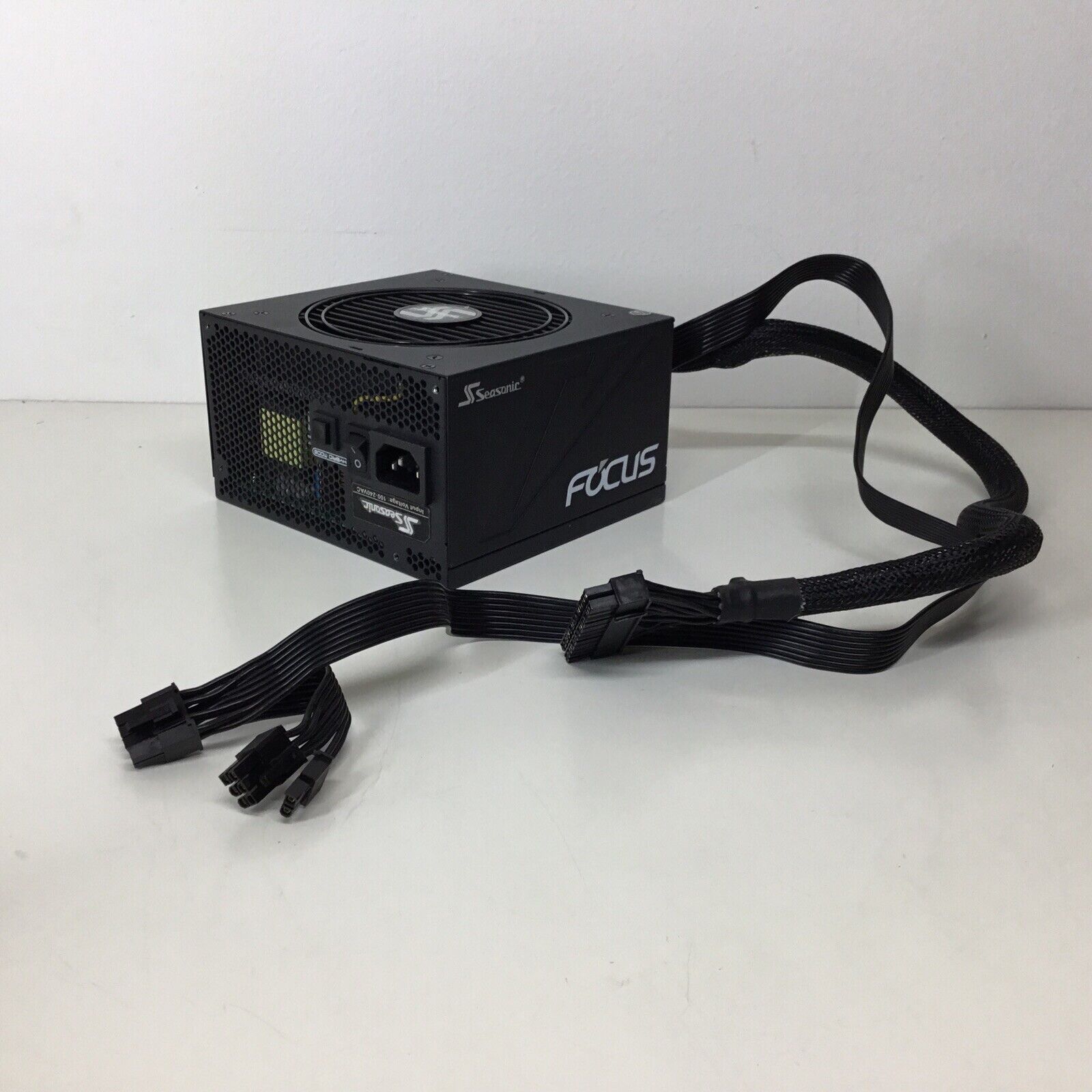 SeaSonic Focus SSR-750PX 750W Power Supply - Modular Cables Not Included
