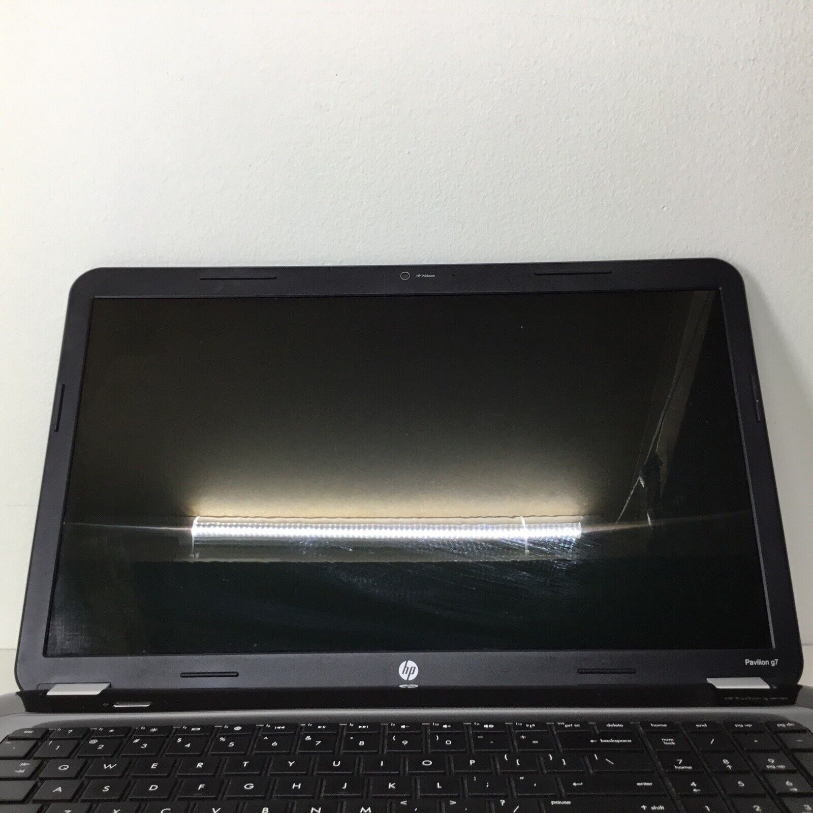 HP Laptop 584037-001 G7-1261NR 17.3 AMD Radeon A4-3300M 500GB - For Parts