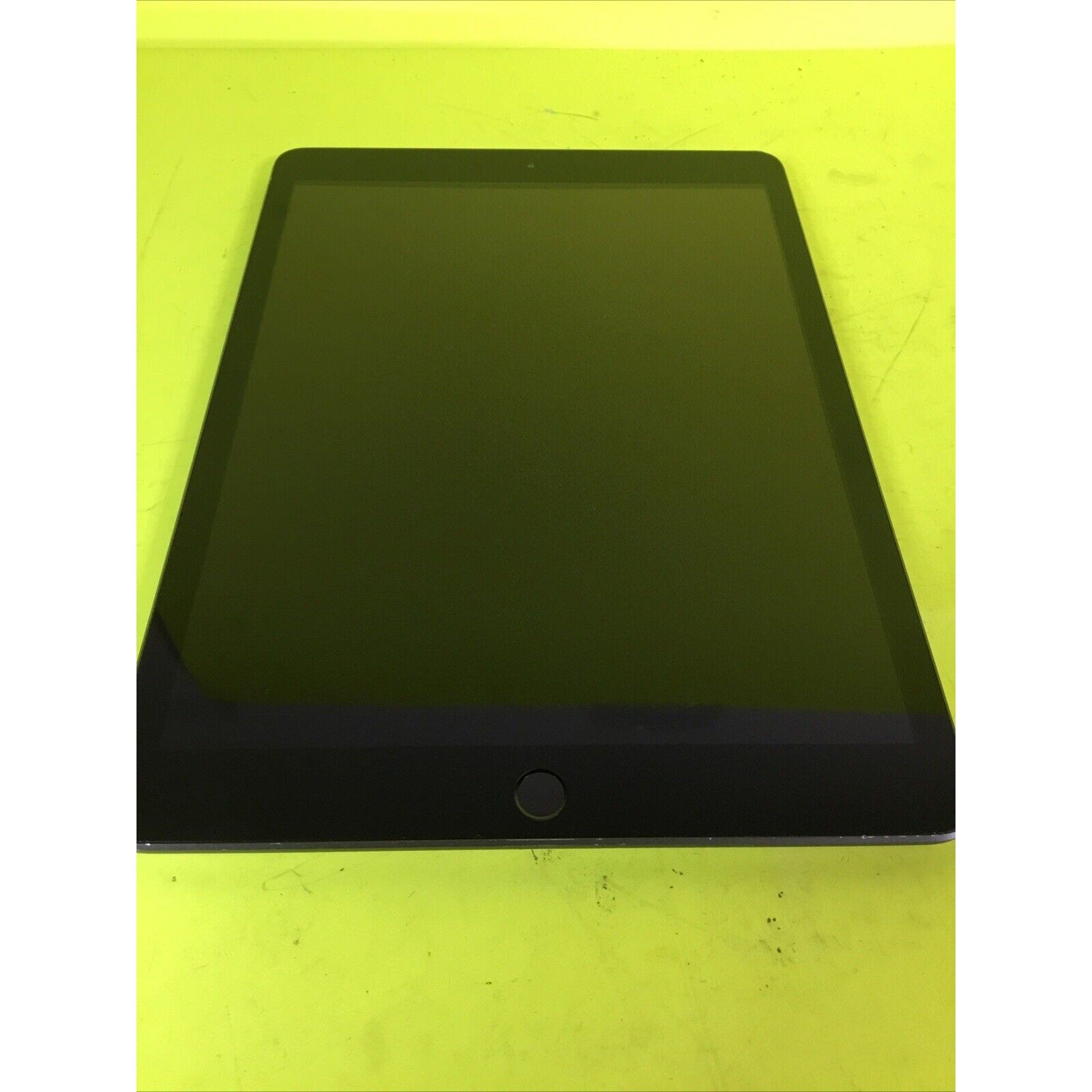 Apple iPad 7th Gen A2197 Gray FOR PARTS REPAIR or RECYCLE