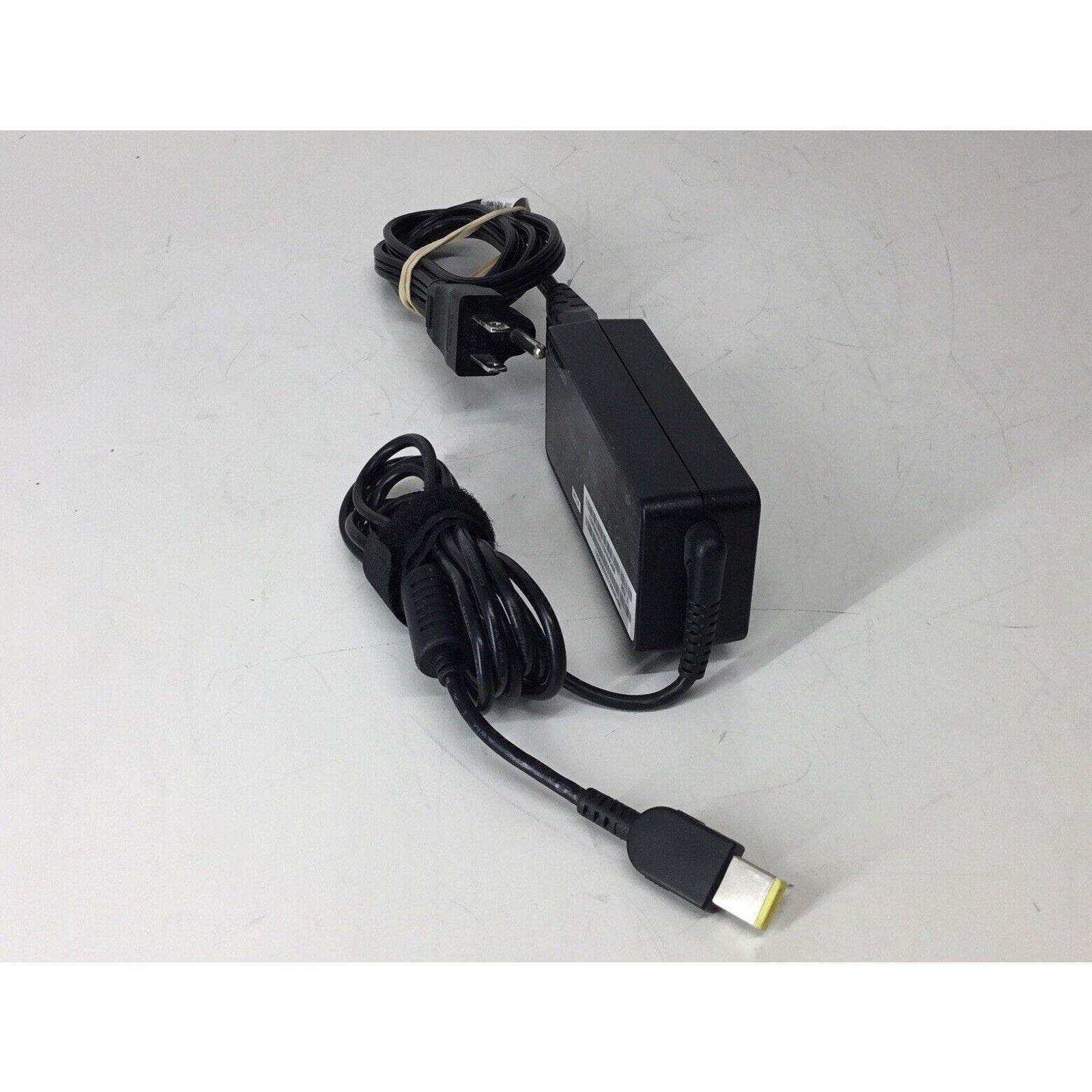 Lenovo ADLX65NDC3A 100-240V~1.5A 50-60Hz 20V 3.25A 65W AC Adapter