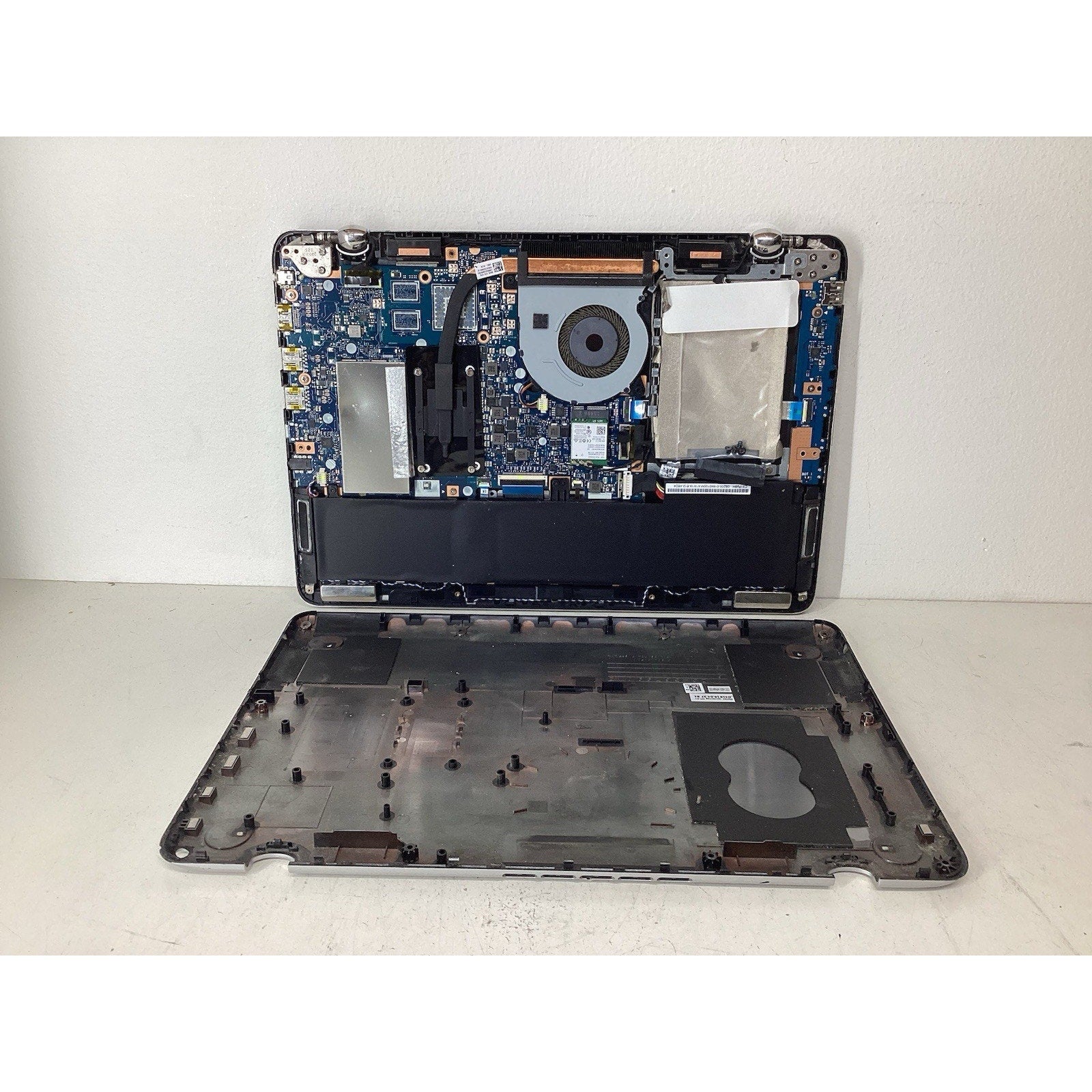 ASUS Q304UA-BHI511 13.3" Intel Core i5-7200U 2.50GHz 2GB RAM No HDD - For Parts