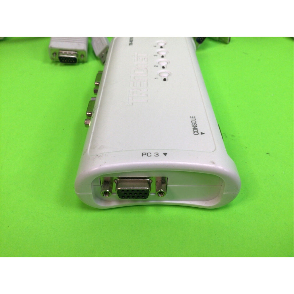 TrendNet TK-407K with 5 KVM Spilt with USB Cables