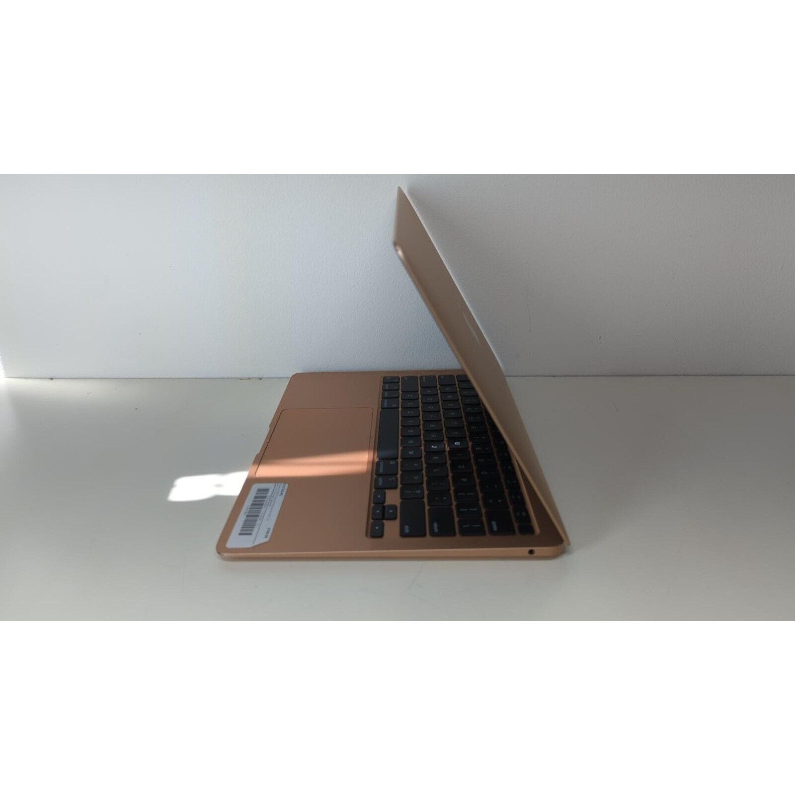 READ - MacBook Air 13" - M1, 8GB RAM, 256GB SSD - A2337