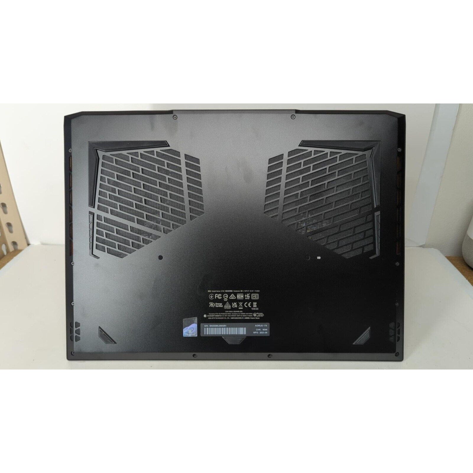 GIGABYTE AORUS 17X - i9-13900HX, 32GB RAM, RTX 4090, 2x 1TB SSD (AZF-B5US665SP)