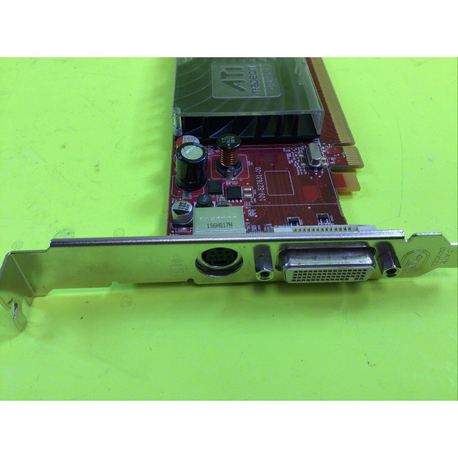 ATI Radeon HD 2400 XT 256MB PCIE 102B2761700 Video Card