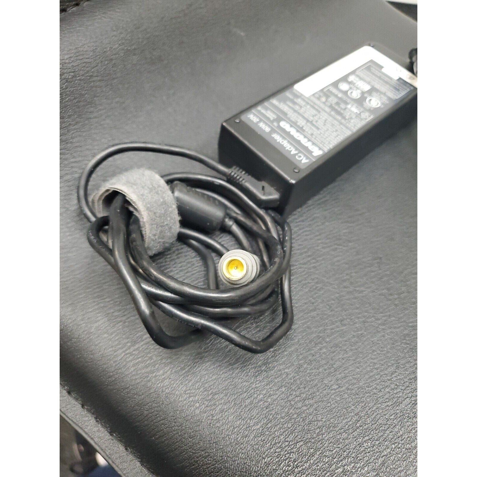 Lenovo AC Adapter 92P1109 90W 20V PA-1900-17l