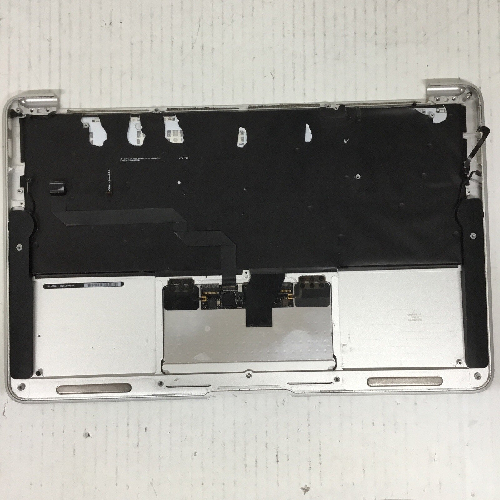 11" MacBook Air A1465 Top Case keyboard Palmrest Trackpad No Battery