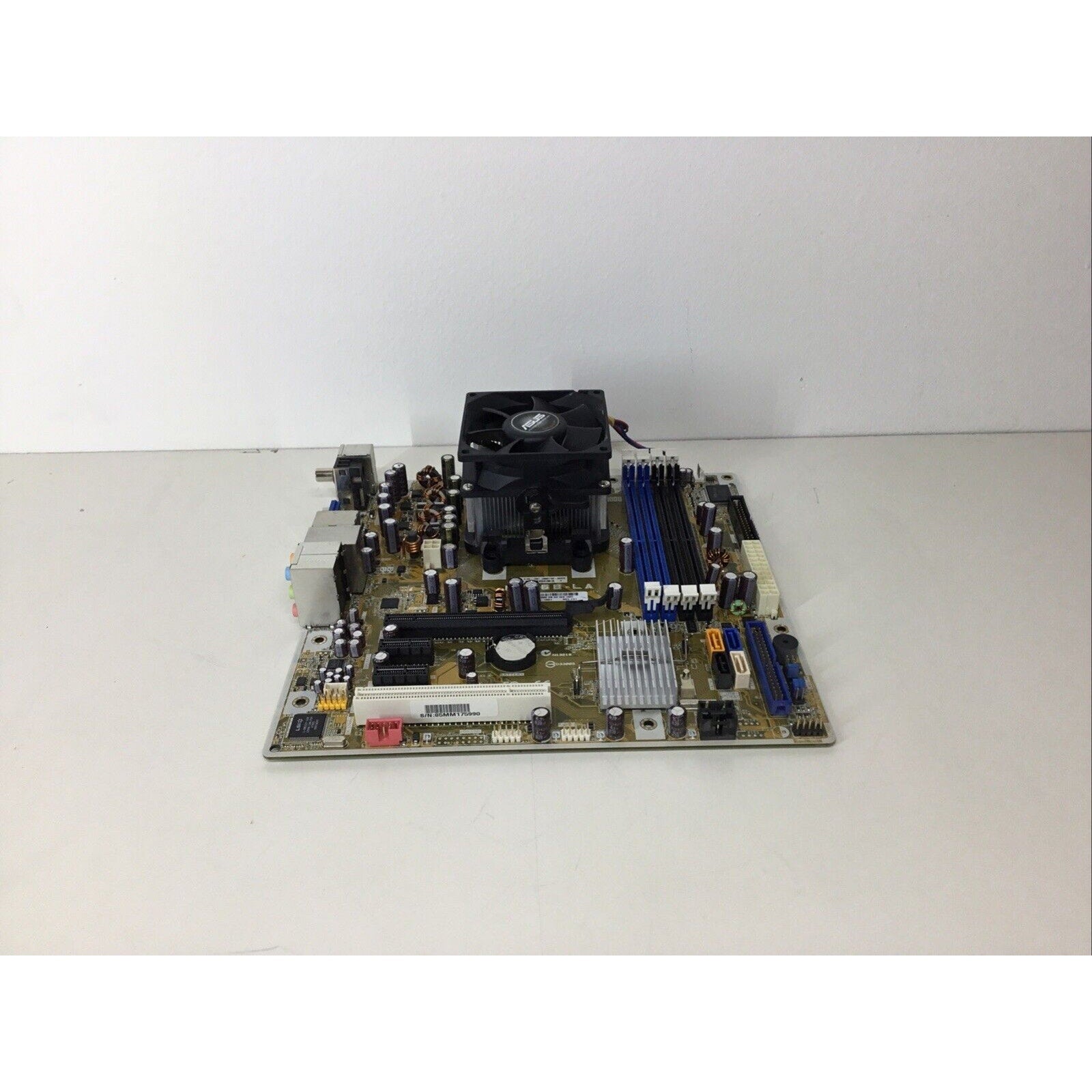 HP Desktop Motherboard M2N68-LA 5189-1661 w/ Fan and Heatsink - For Parts