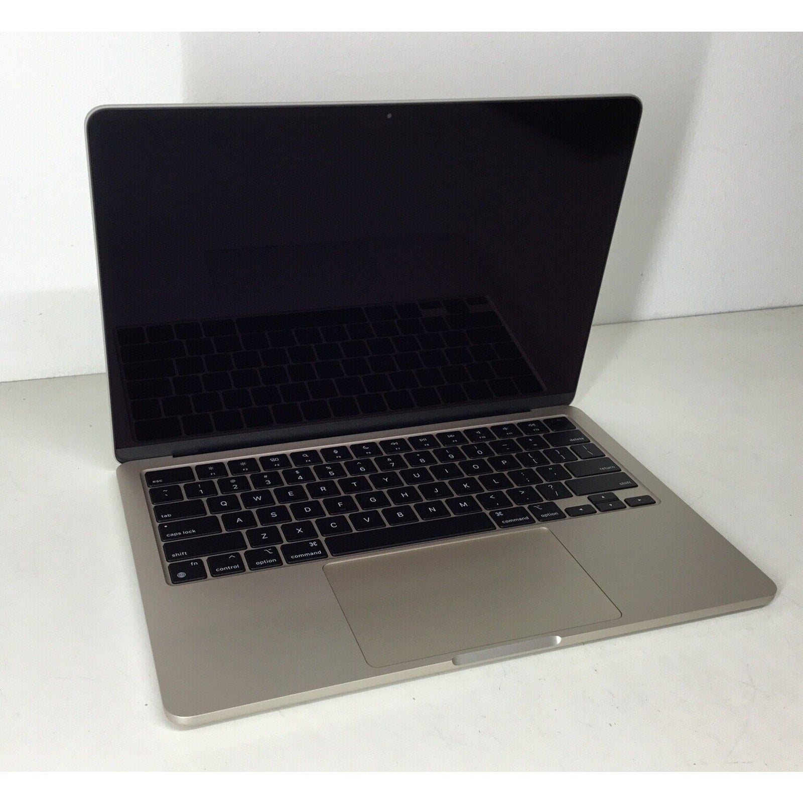 2024 Apple MacBook Air 13.6in M3 Chip 256 GB SSD 8GB RAM 8-Core GPU MRXT3LL/A