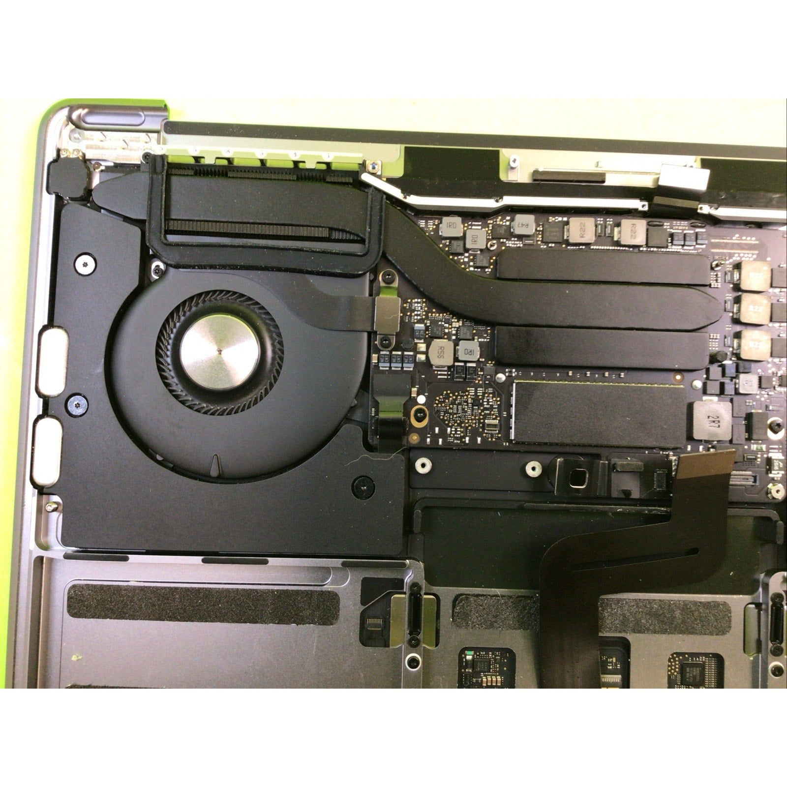 Apple MacBook Pro A1708 Palm Rest Touch Pad Motherboard FOR PARTS or RECYCLE