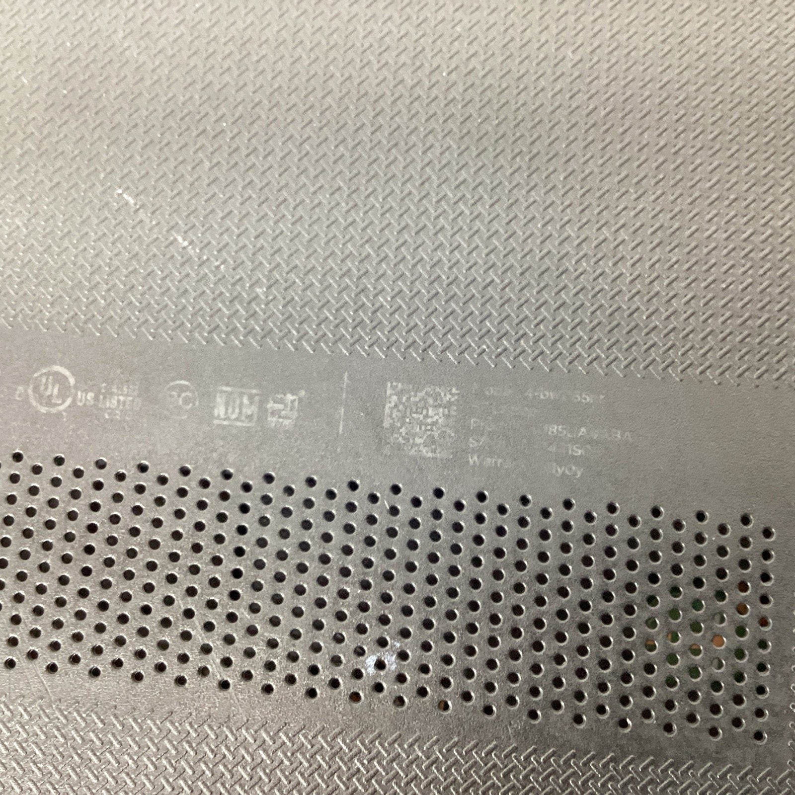 HP 14-bw065nr 14" Laptop AMD Radeon 4GB RAM 32GB SSD - For Parts