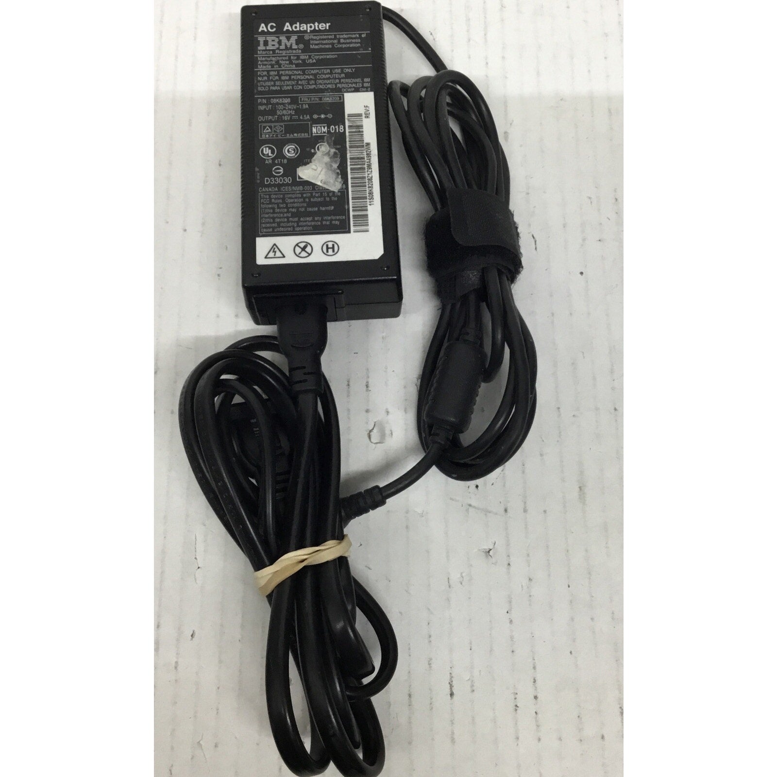 Genuine IBM 08K8208 08K8209 AC Adapter 16V 4.5A 100-240V