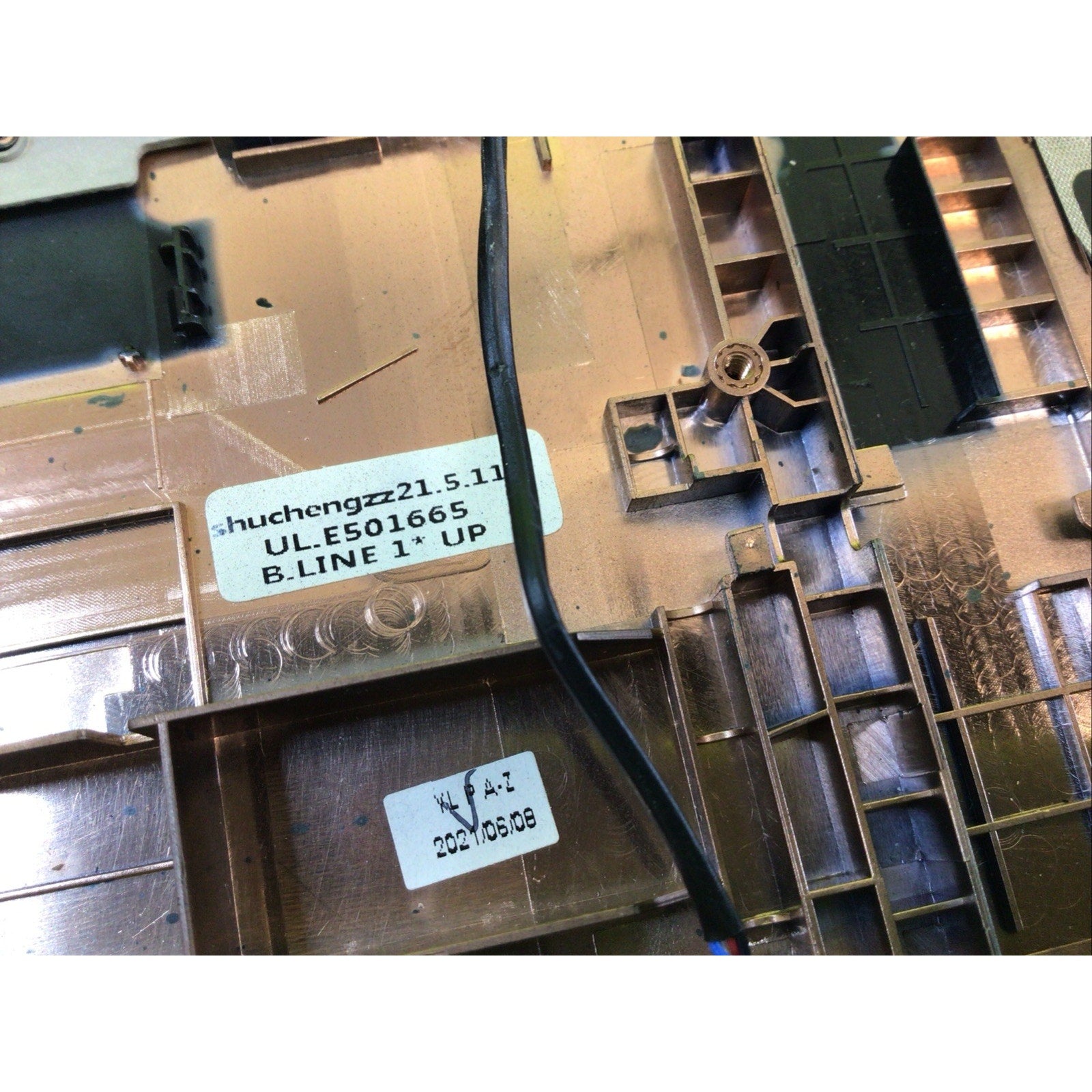 Lenovo ThinkPad L15 Gen 2 Palmrest w/ Touchpad AP1YL000800