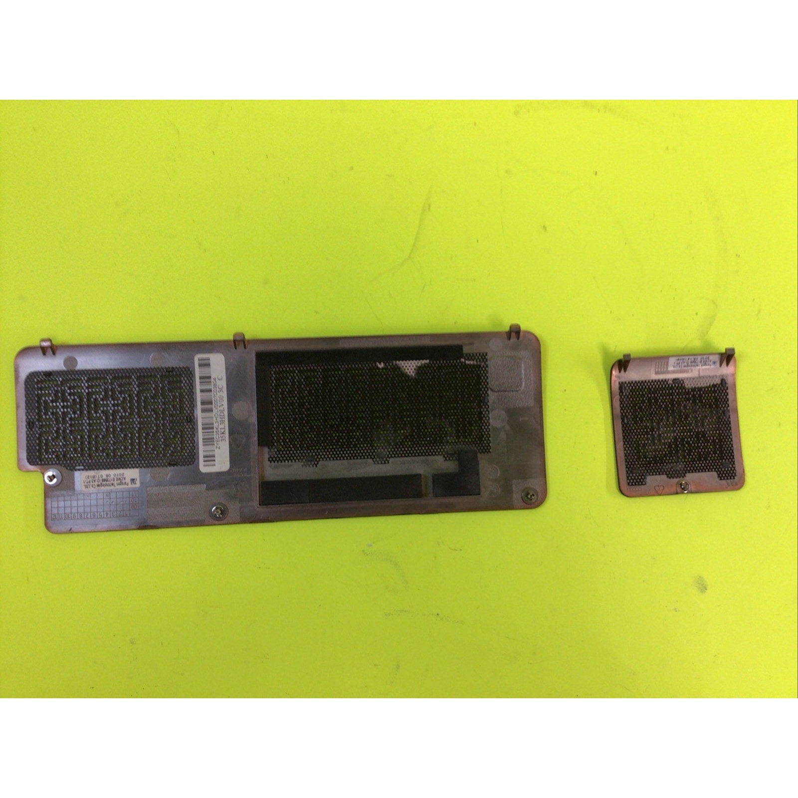 Lenovo IdeaPad Y560 Bottom Cover RAM HDD Access Door Set 35KL3HDLV00