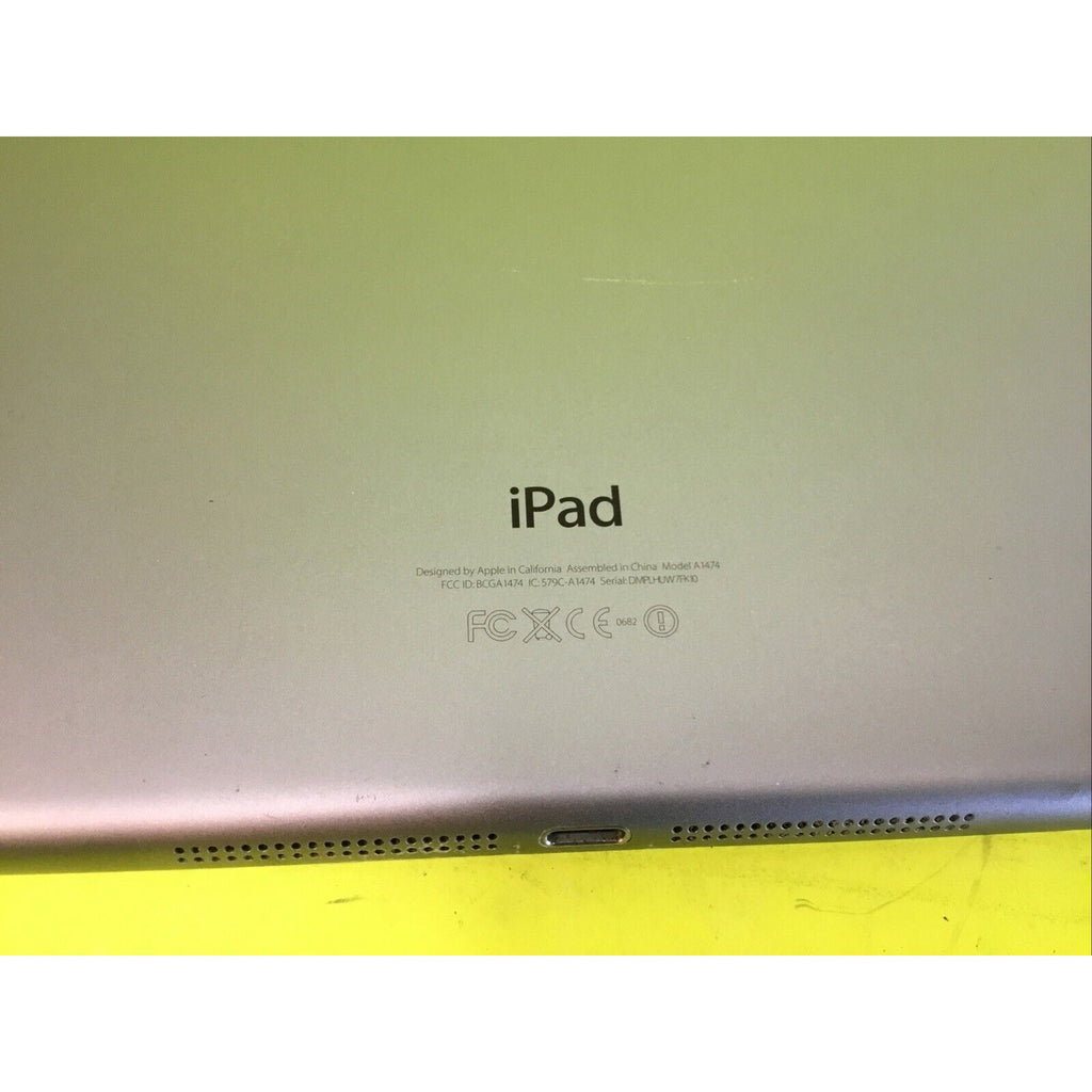 Lot of 3 x Apple iPad 5th Generation/iPad Air FOR PARTS or RECYCLE