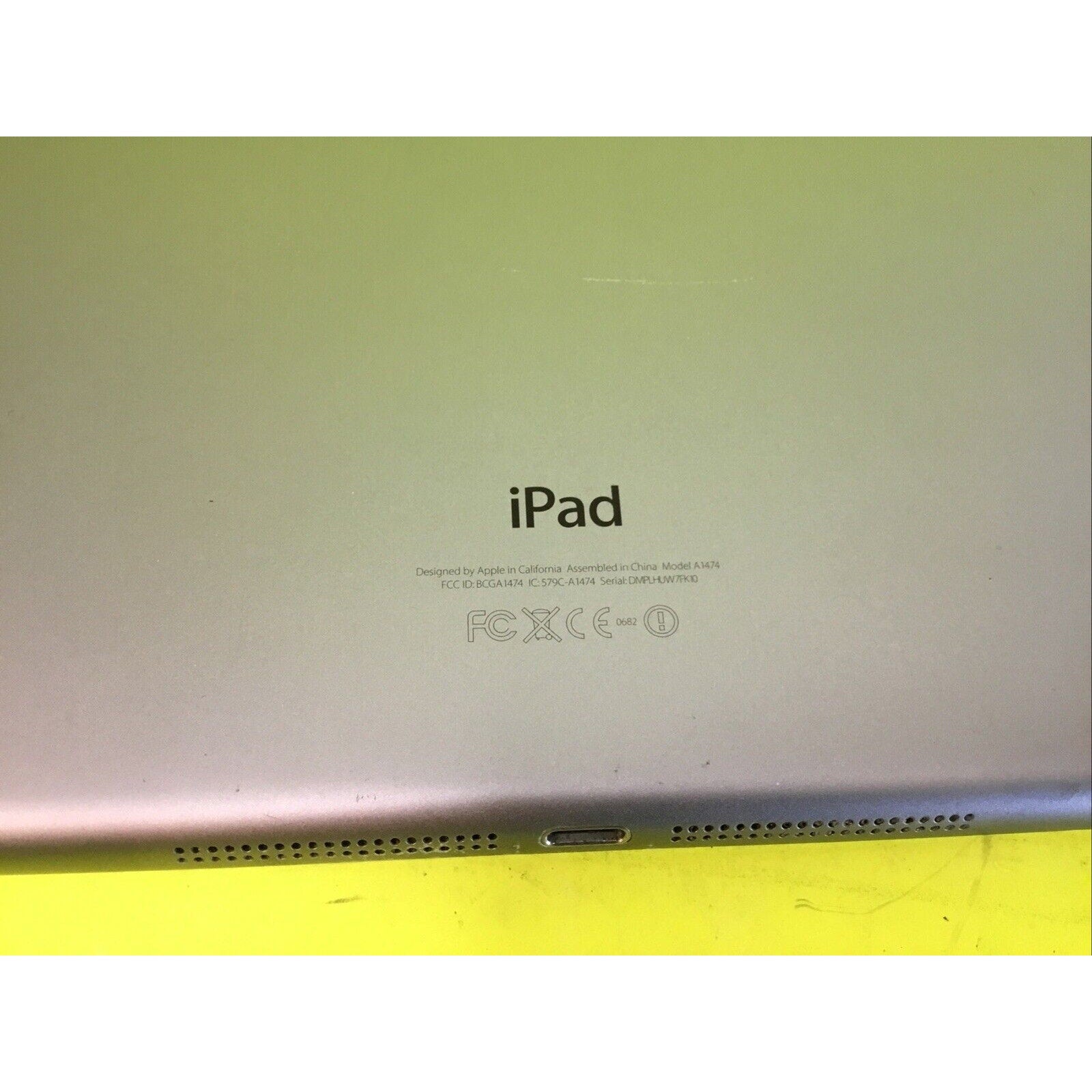 Lot of 3 x Apple iPad 5th Generation/iPad Air FOR PARTS or RECYCLE