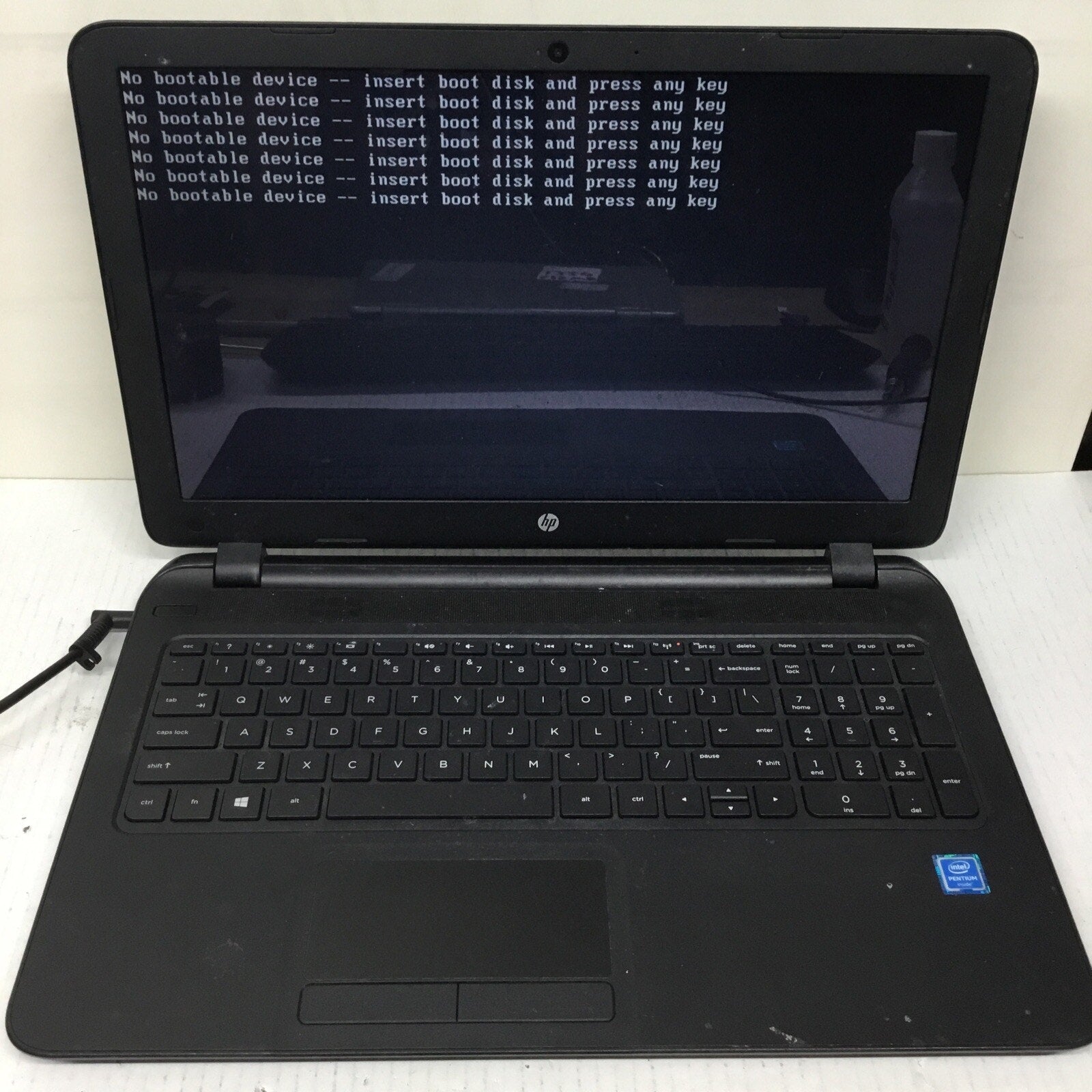 For Parts HP 15-f222wm 15.6" Laptop READ DESCRIPTION