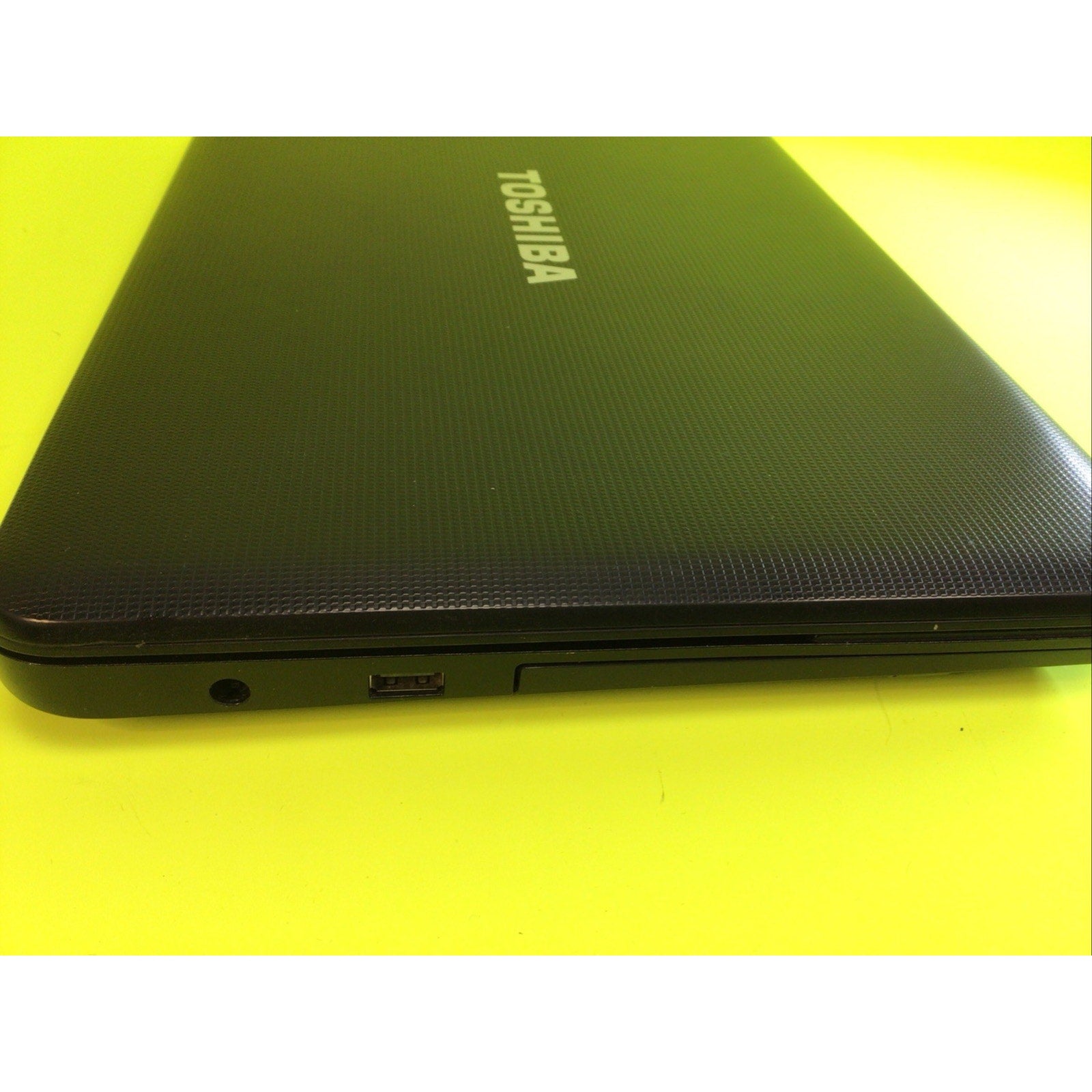 Toshiba Satellite C855-S5308 Core i3-3110 8GB RAM 240GB SSD Windows 10