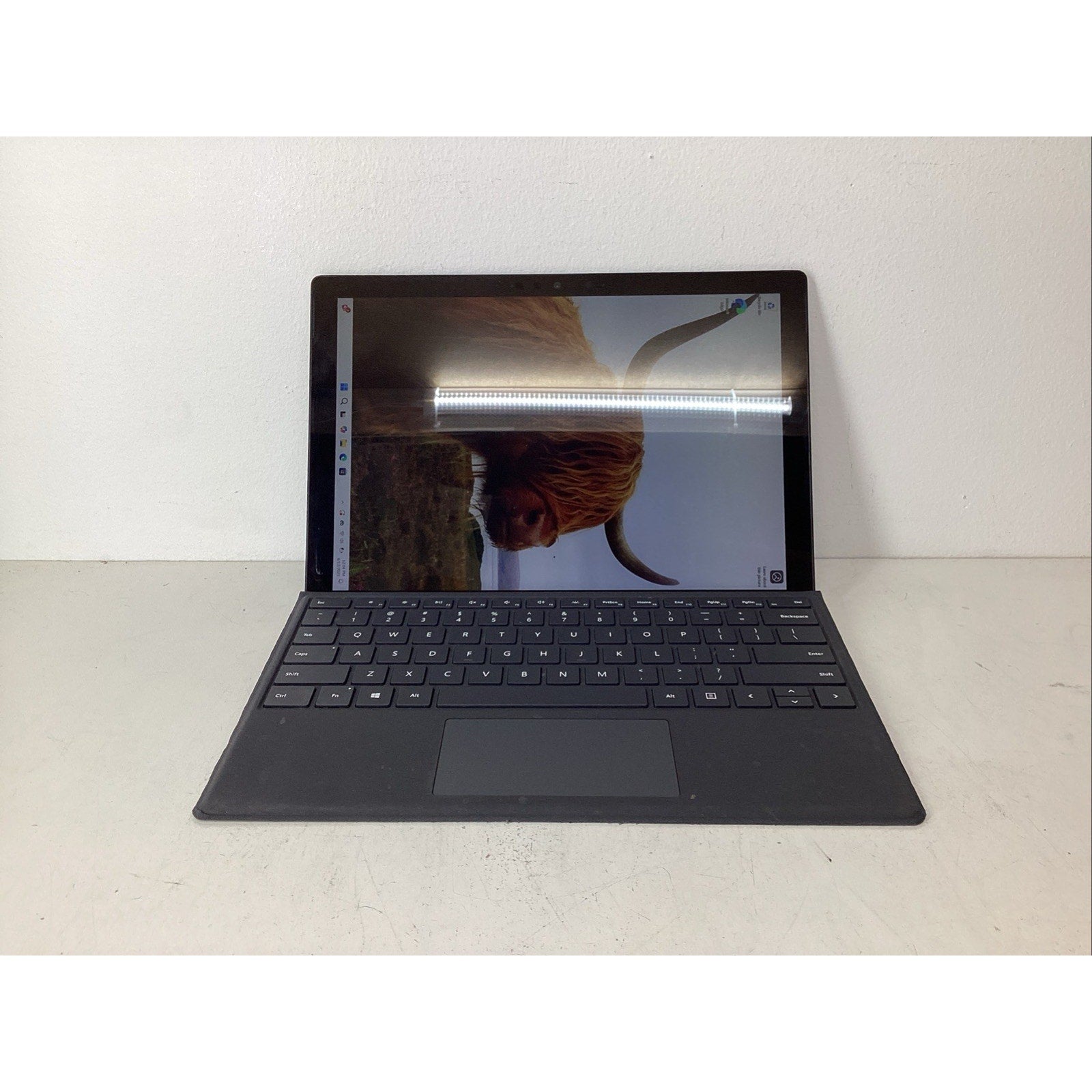 Microsoft Surface Pro 7 1866 Intel Core i5-1035G4 8GB RAM 256GB SSD Windows 11