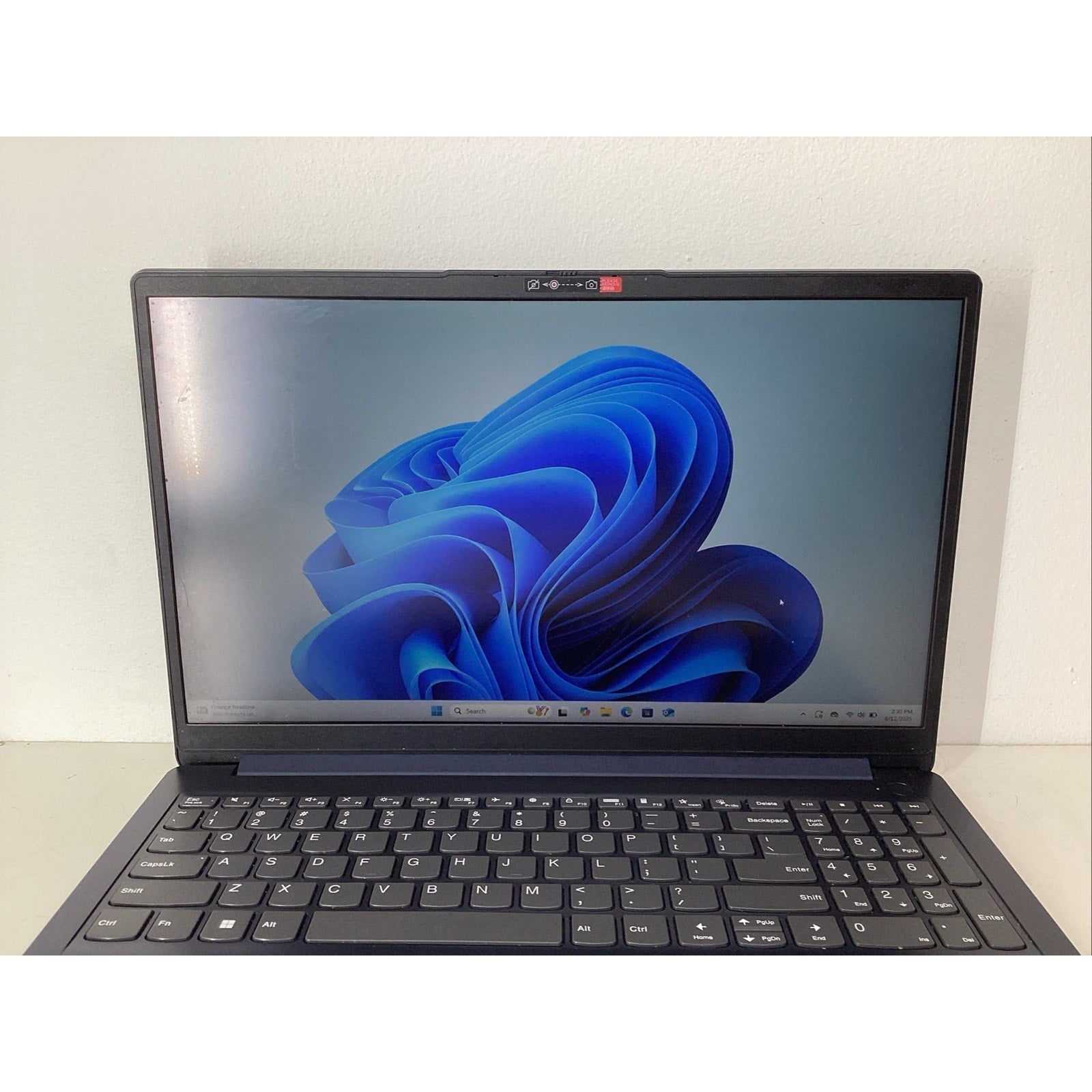 Lenovo IdeaPad 1i 15.6" Touchscreen Laptop Intel i5-1235U 512GB SSD Windows 11