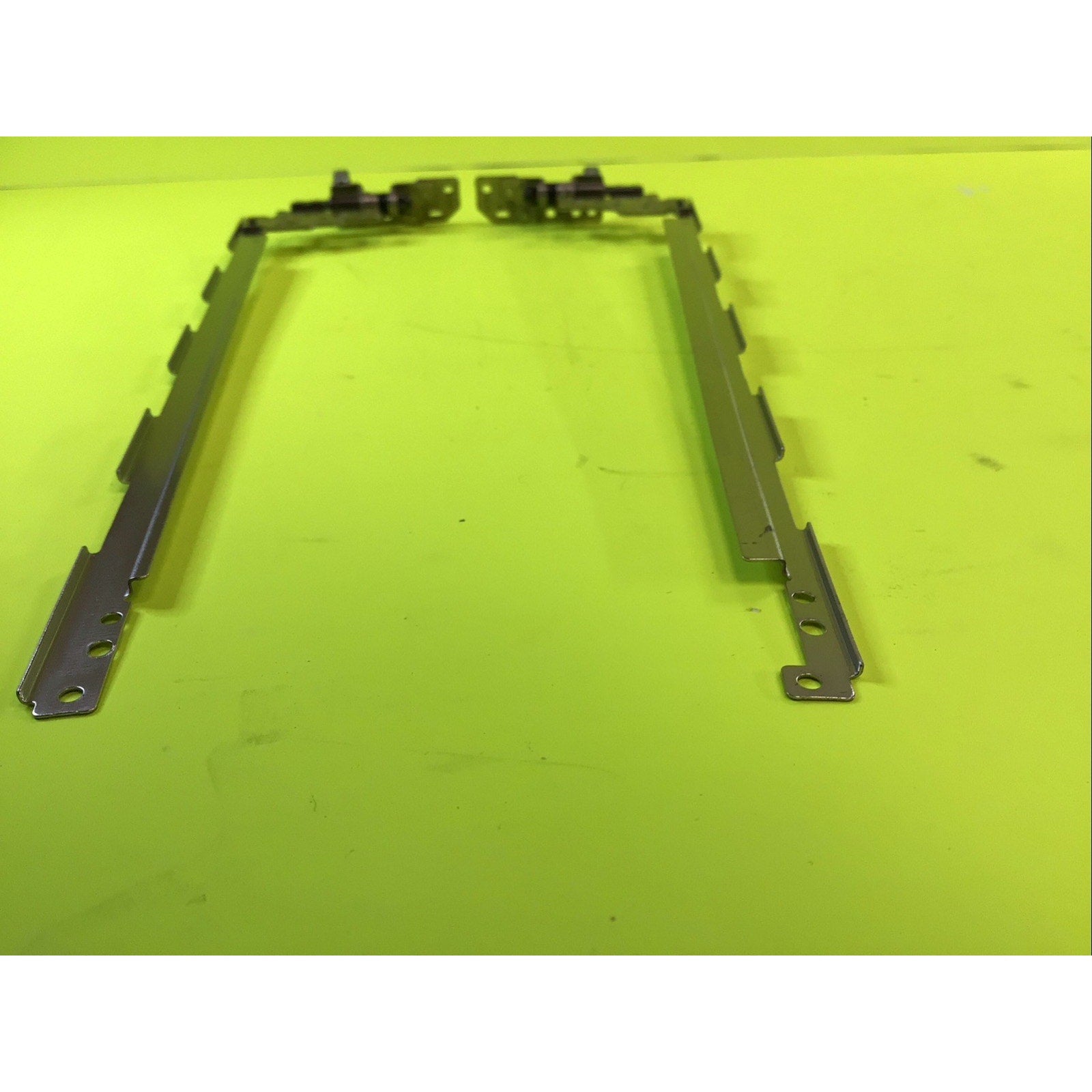 Dell Precision 7520 Left and Right LCD Hinge Assembly Set