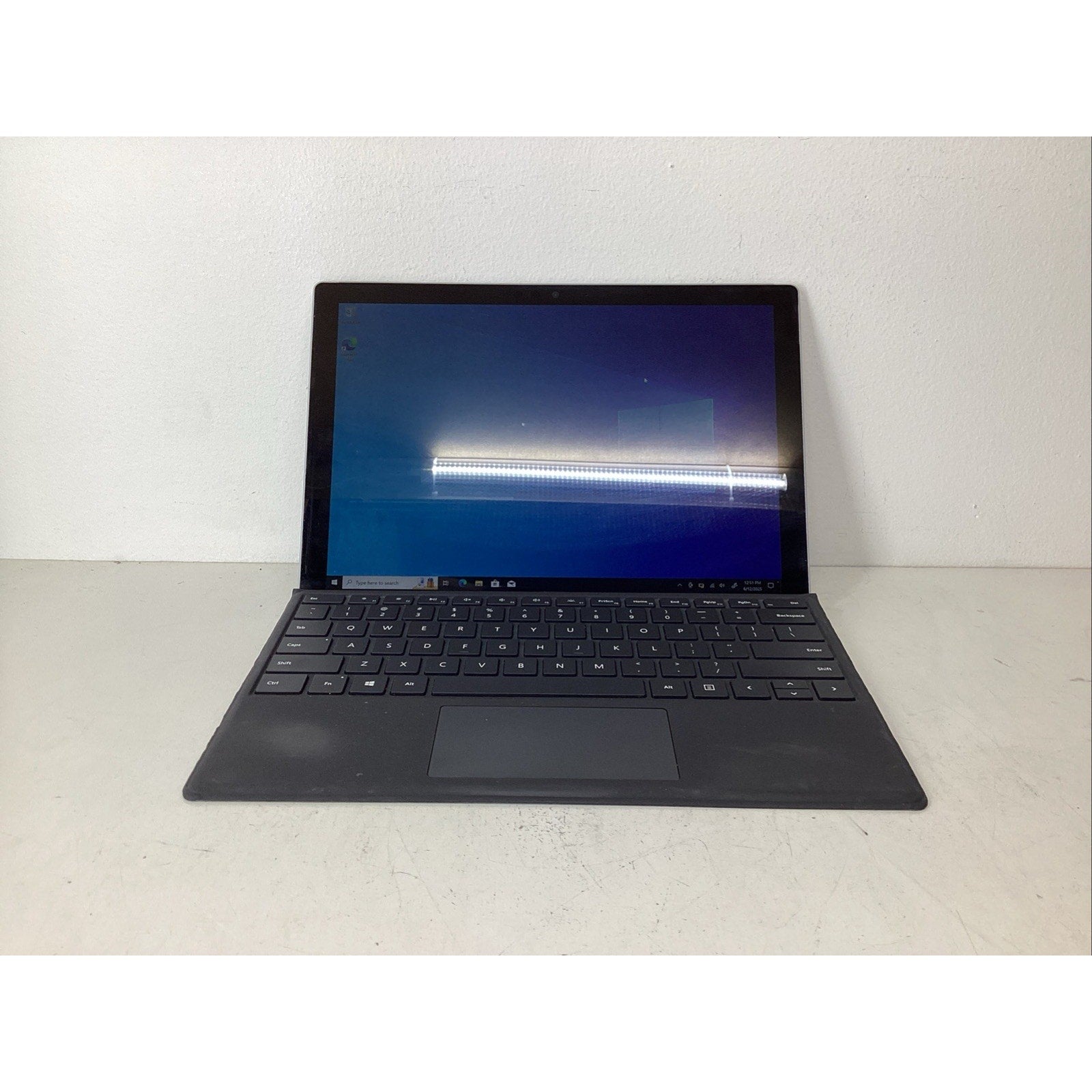 Microsoft Surface Pro 5 1796 12.3" Intel i5-7300 4GB RAM 128GB SSD Win 10