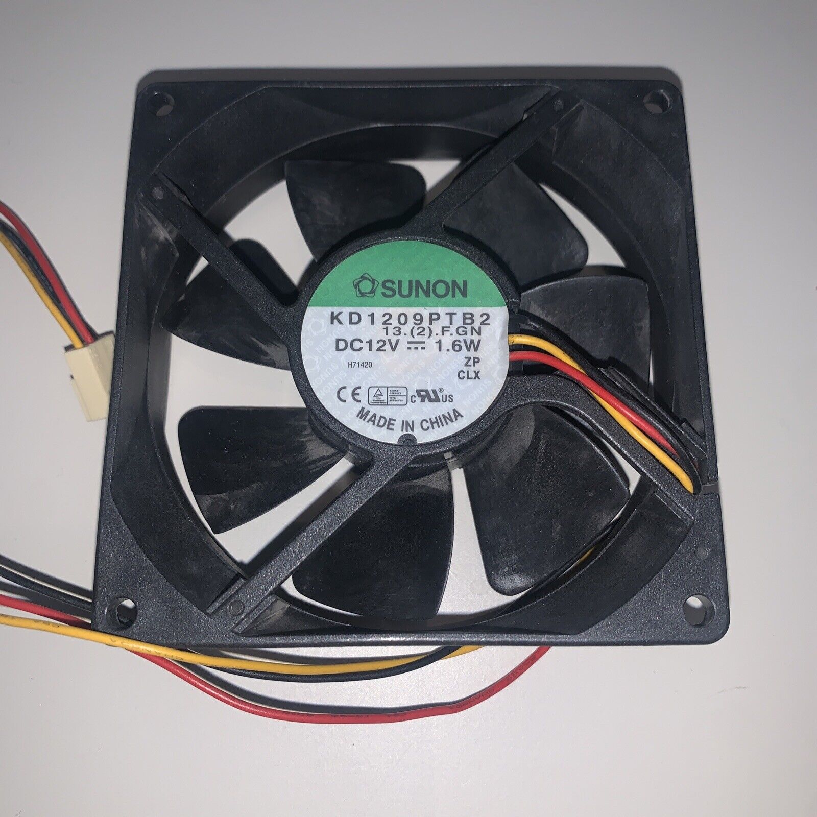 SUNON KD1209PTB2 92mm x 92mm x 25mm Ball Bearing Fan, 3Pin