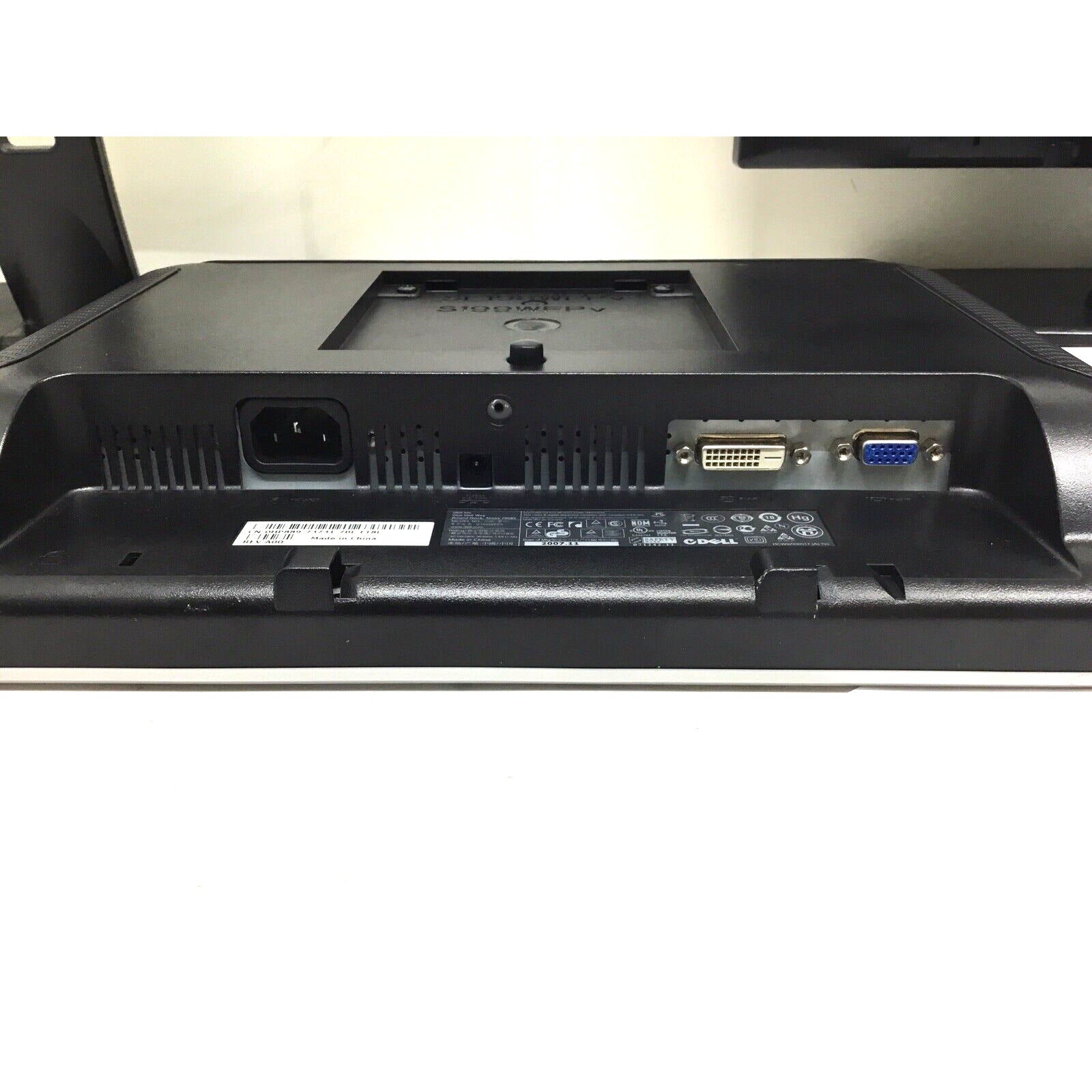 LOT OF 2 Dell S199WFPv 19'' Flat Panel LCD Computer Monitor