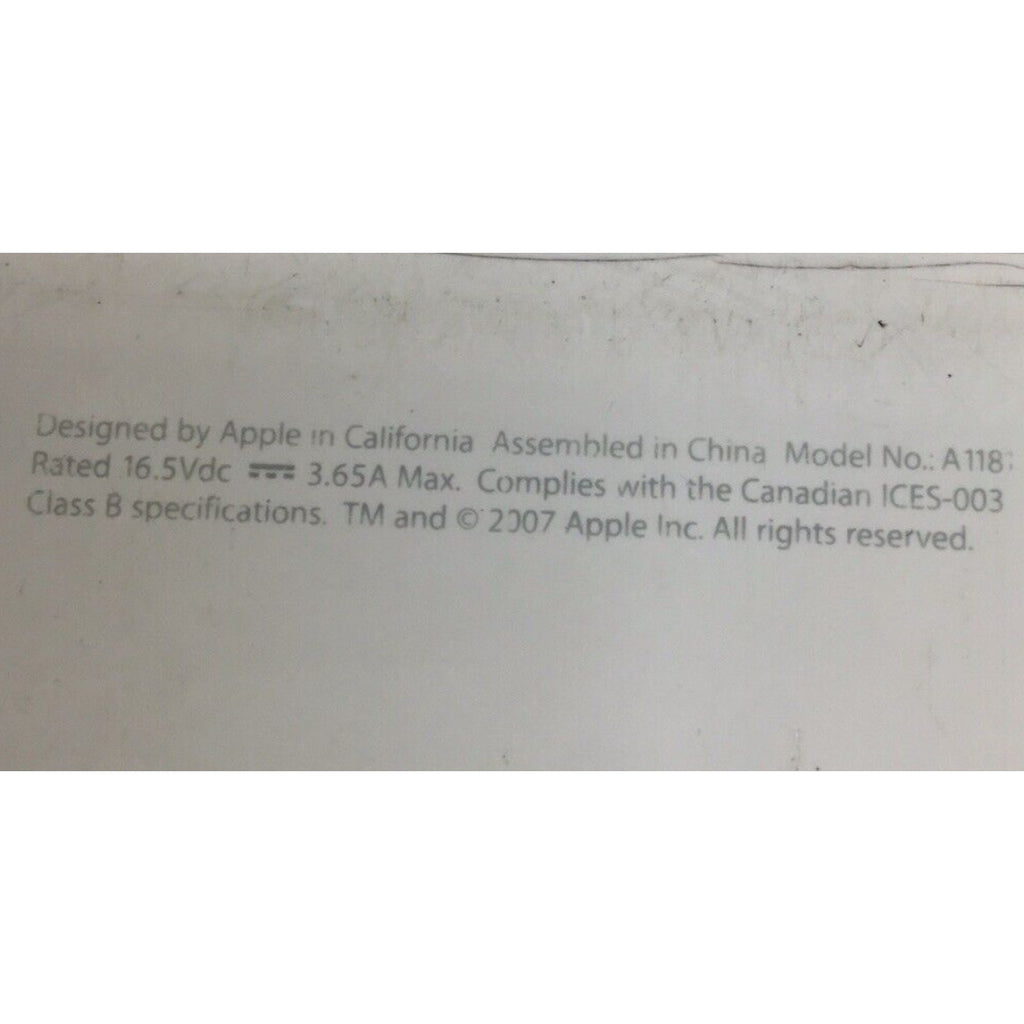 Apple Macbook 13" A1181 Early 2007 Core 2 Duo 2.10 GHz 1GB RAM W/ Charger Bundle