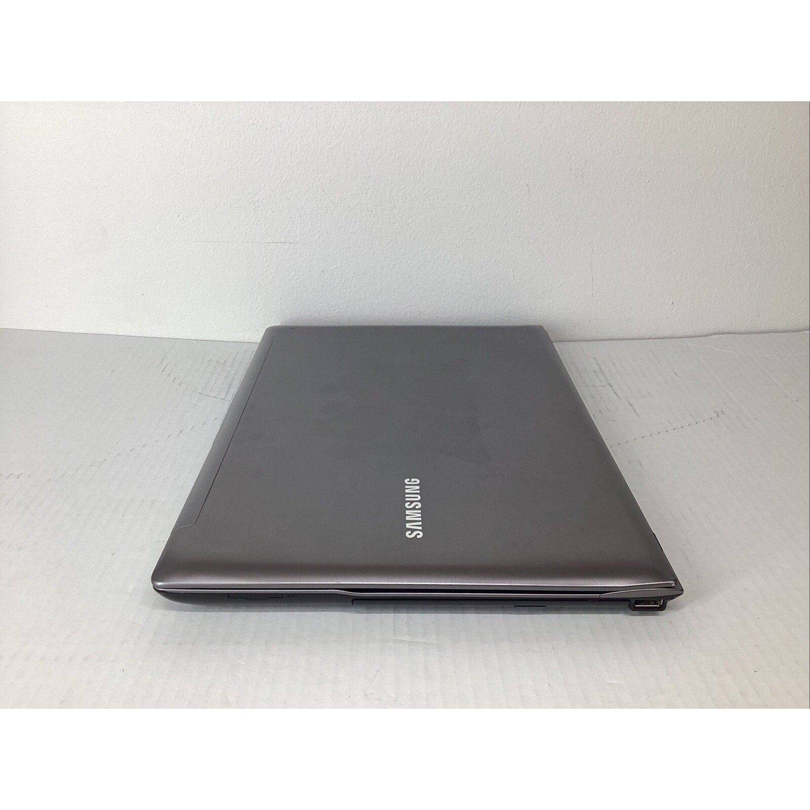 Samsung QX411 14" NP-QX411L-W01UB Intel Core i5 6GB RAM 640GB HDD - For Parts