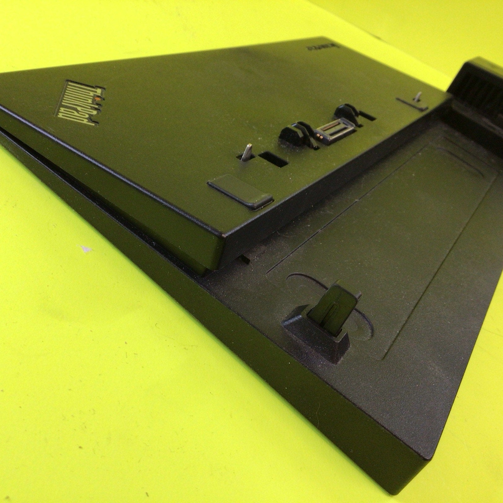 Lenovo ThinkPad Mini Dock Series 3 with USB 3.0 4337 04W3956 with Key