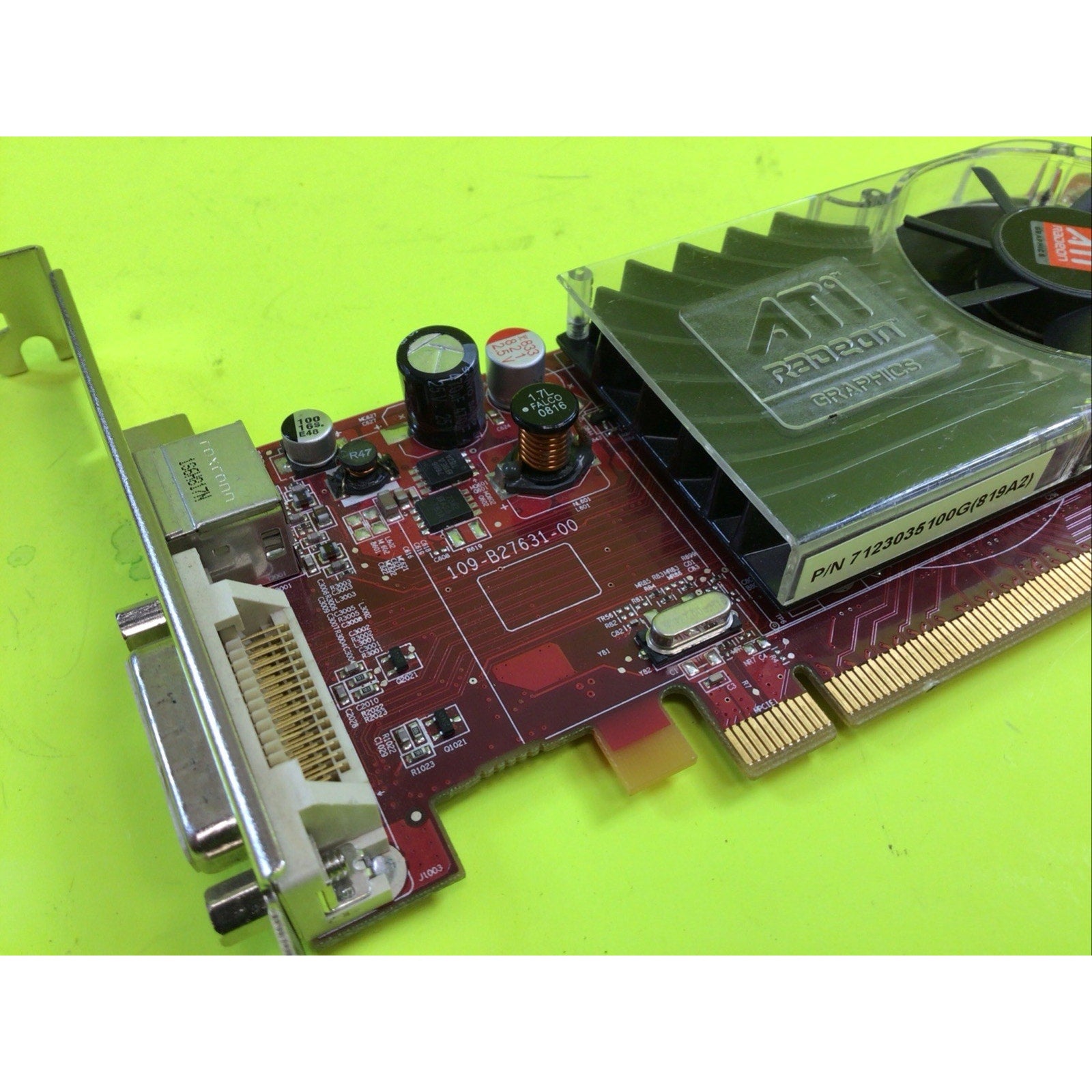 ATI Radeon HD 2400 XT 256MB PCIE 102B2761700 Video Card