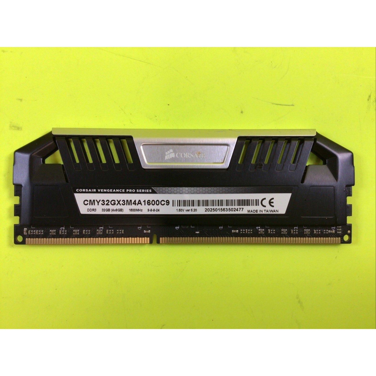 Corsair 8 GB DIMM 1600 MHz PC3-12800 DDR3 CMY32GX3M4A1600C9 Memory