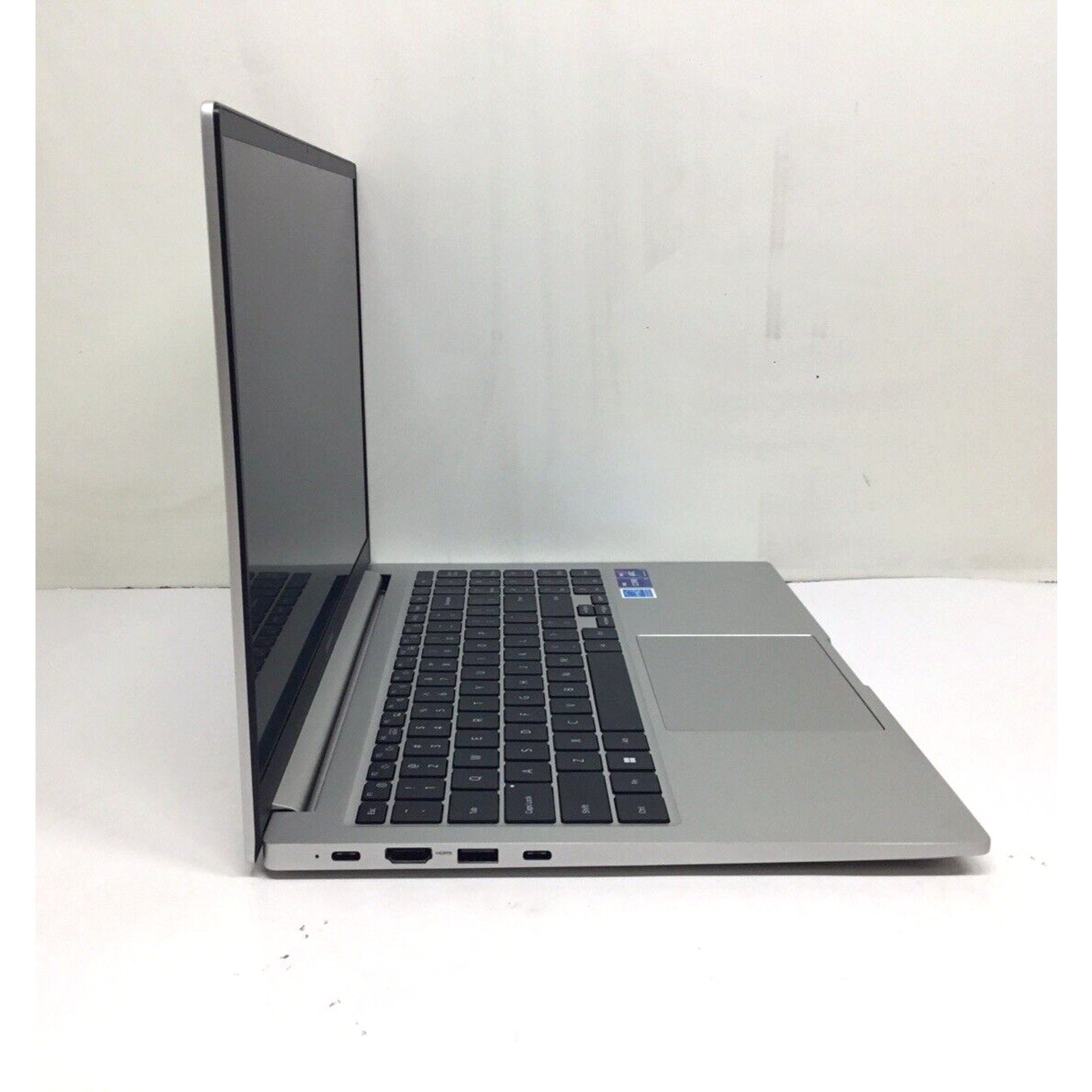 Samsung Galaxy Book3 15.6" NP750XFH-XB1US Intel Core i7-1360P 16GB 512GB Laptop