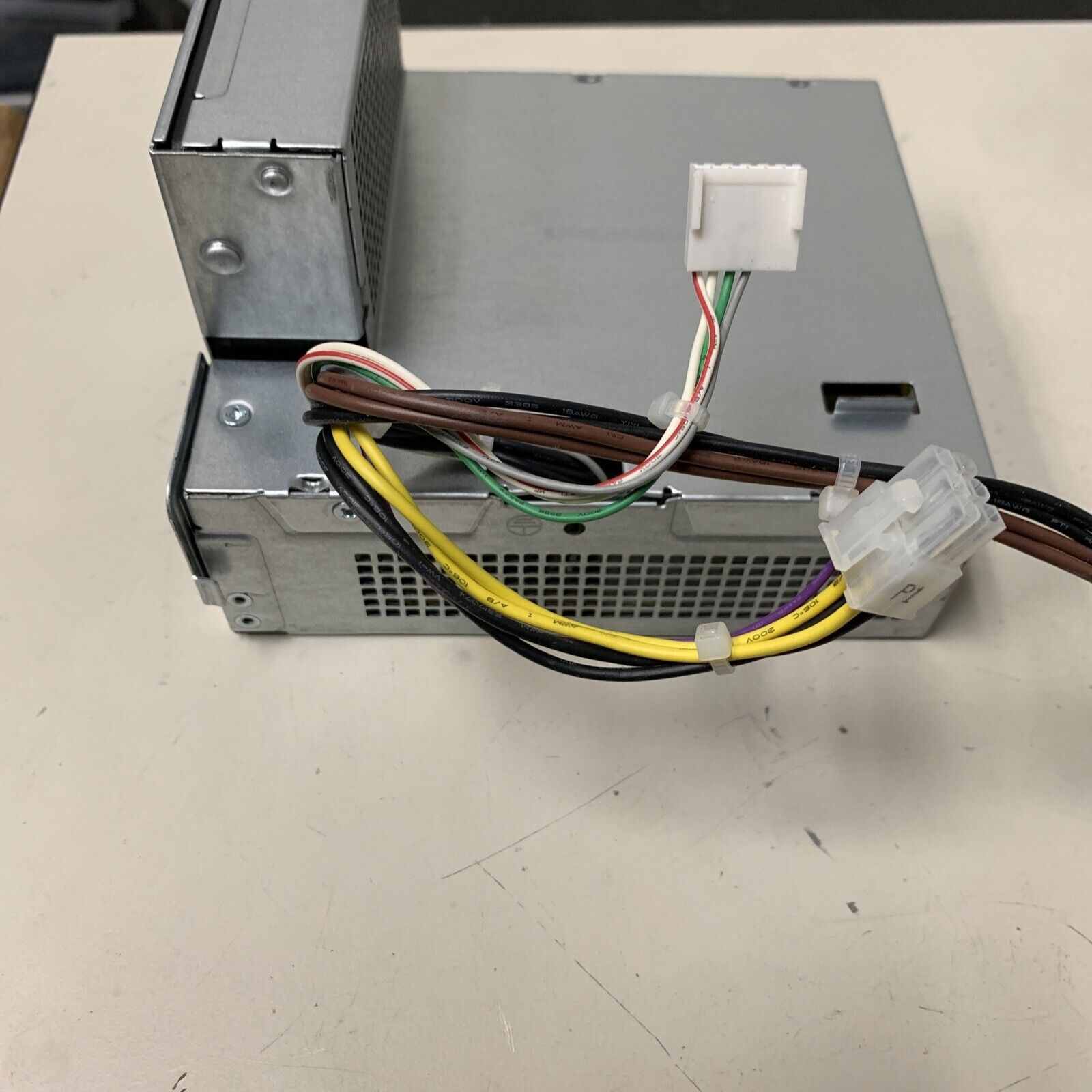 HP Switching Power Supply Model D10-240P1A P/N 611481-001 / 613762-001 240W