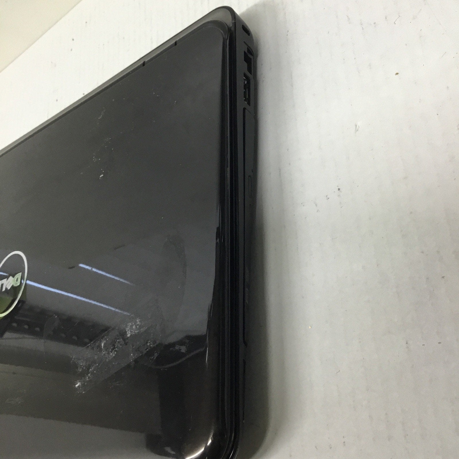 For Parts Dell Inspiron N5010 15.6" Intel Core i3-370M 4GB RAM NO HDD NO OS