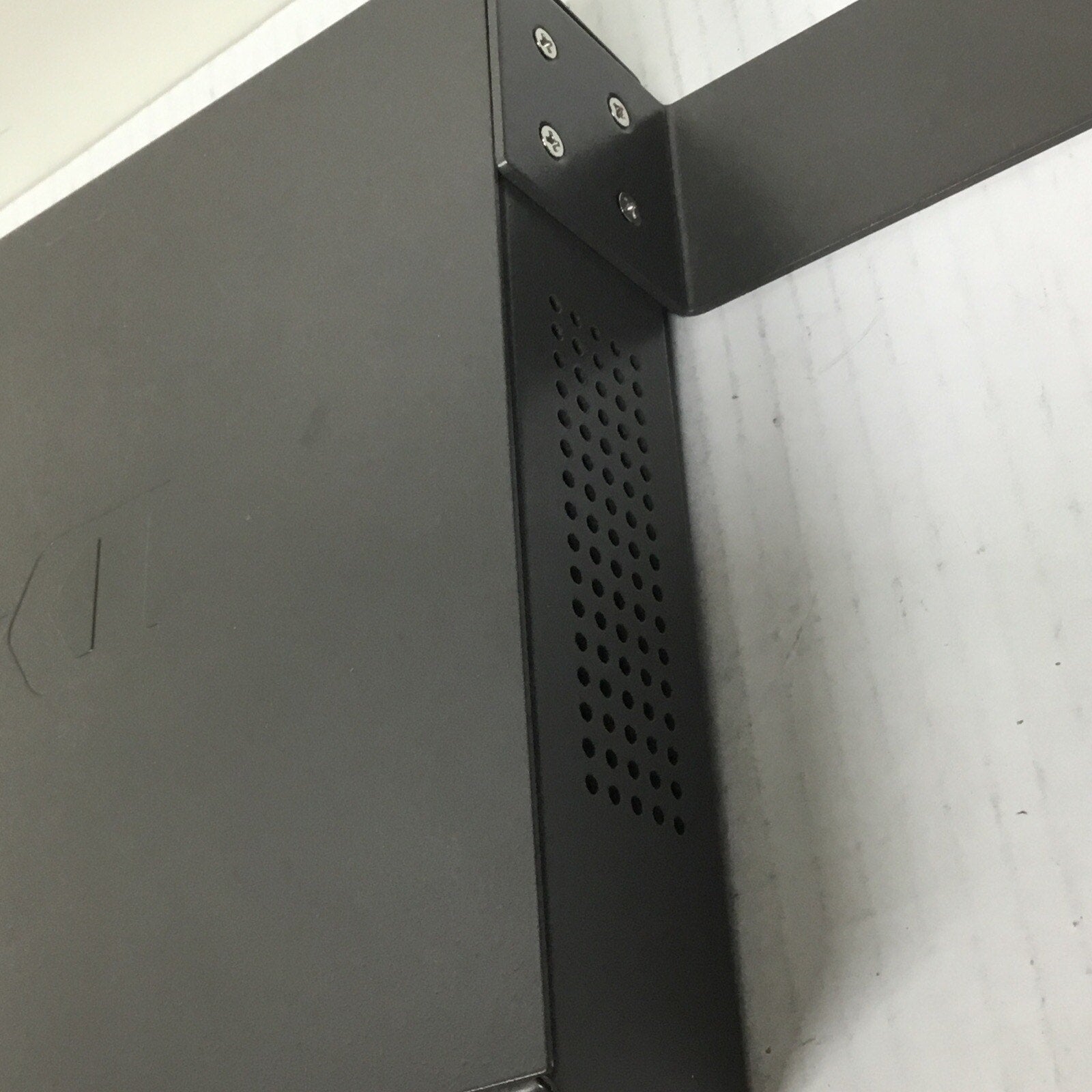 D-Link DES-1024D Black 24-Ports Energy Efficient Rack Mountable Ethernet Switch