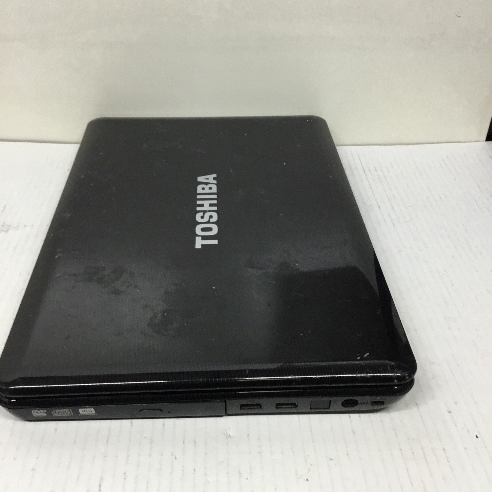 TOSHIBA Satellite L505D-GS6000 AMD Vision 15.6” 4 GB No HDD No Adapter