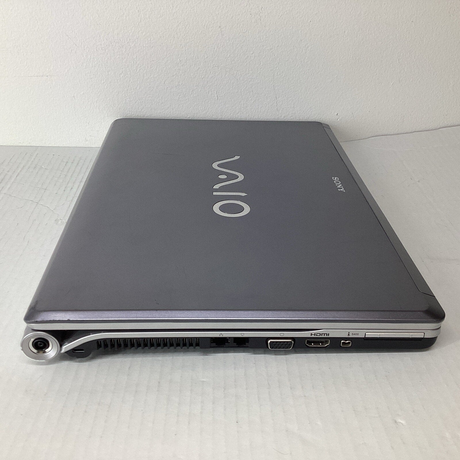 Sony Vaio PCG-3D3L Intel Centrino 2 4GB RAM 320GB HDD Laptop Computer-For Parts