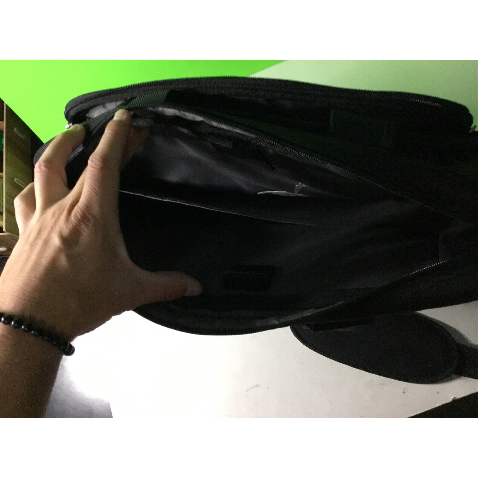 Dell Black Nylon Computer Laptop Carrying Messenger Bag Briefcase