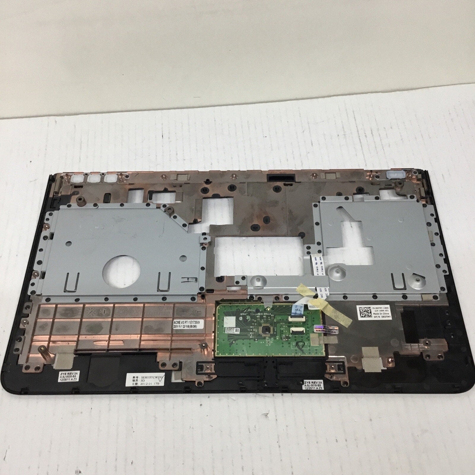 READ 0RDTMY Dell Inspiron 14Z N411Z - 14" Palmrest w/ Touchpad - 0RDTMY