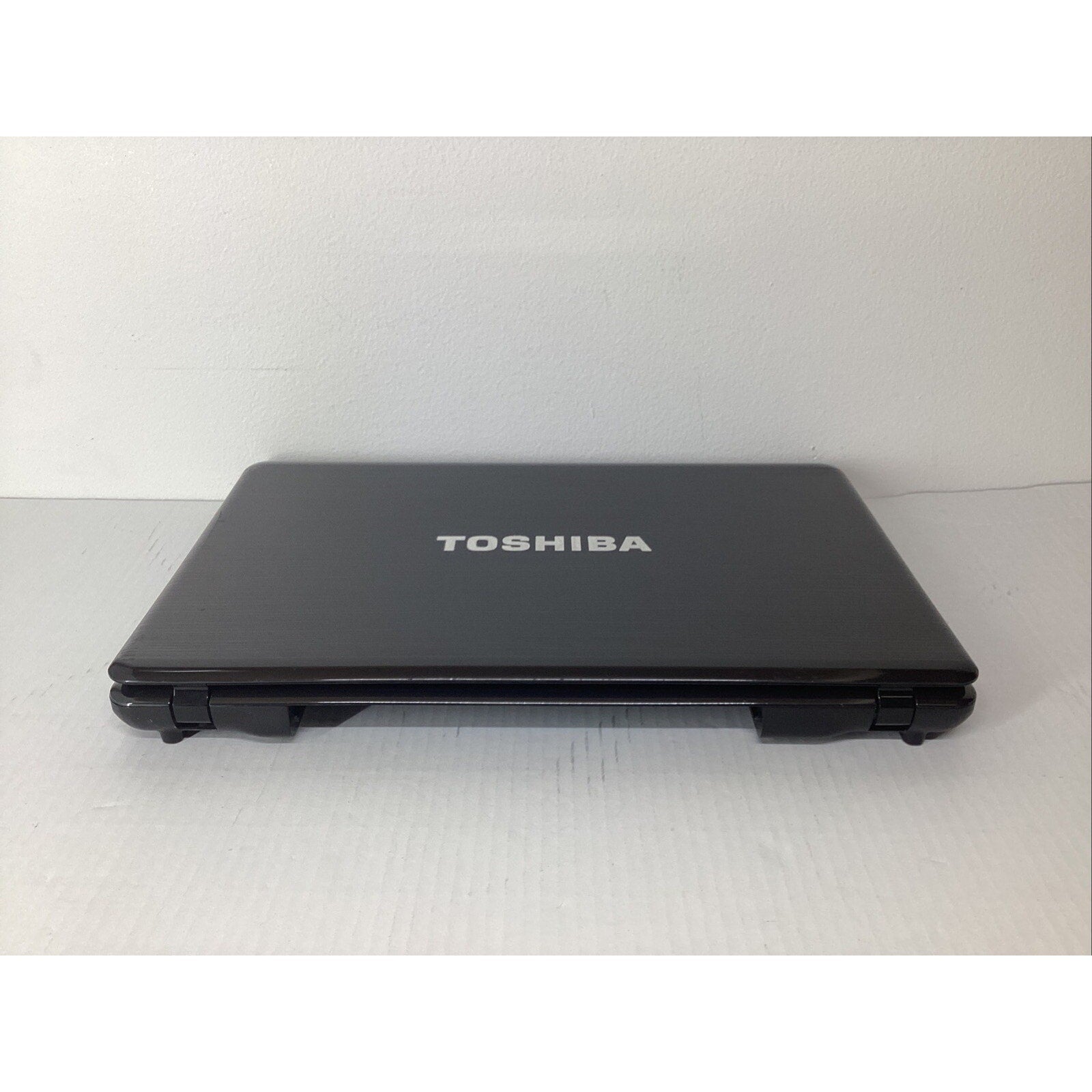Toshiba Satellite P755-S5120 i7-2670QM 8GB RAM No HDD/Keyboard/Battery-For Parts